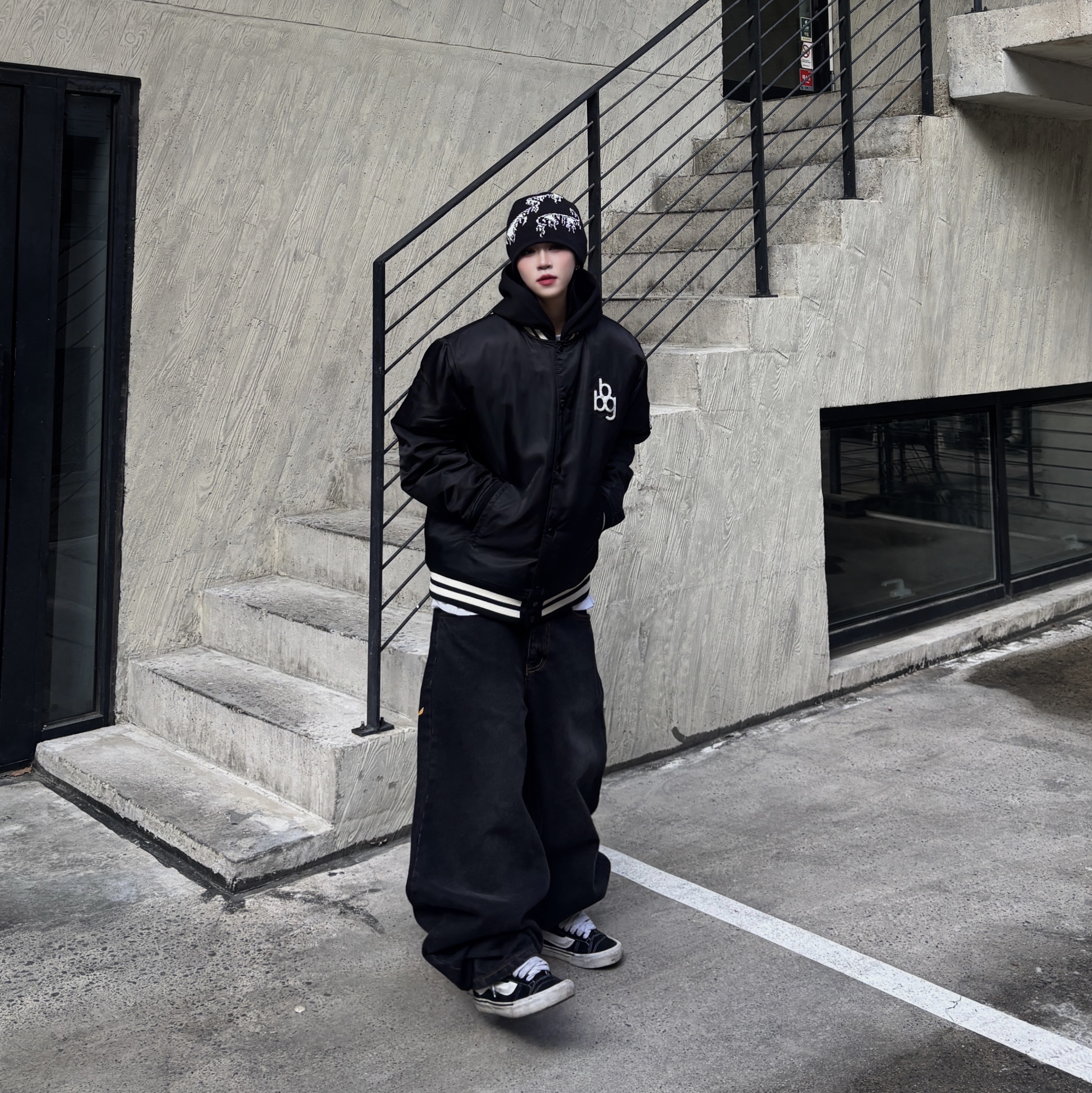 Vans Knu-Skool Black True White 착용 스타일 - 3