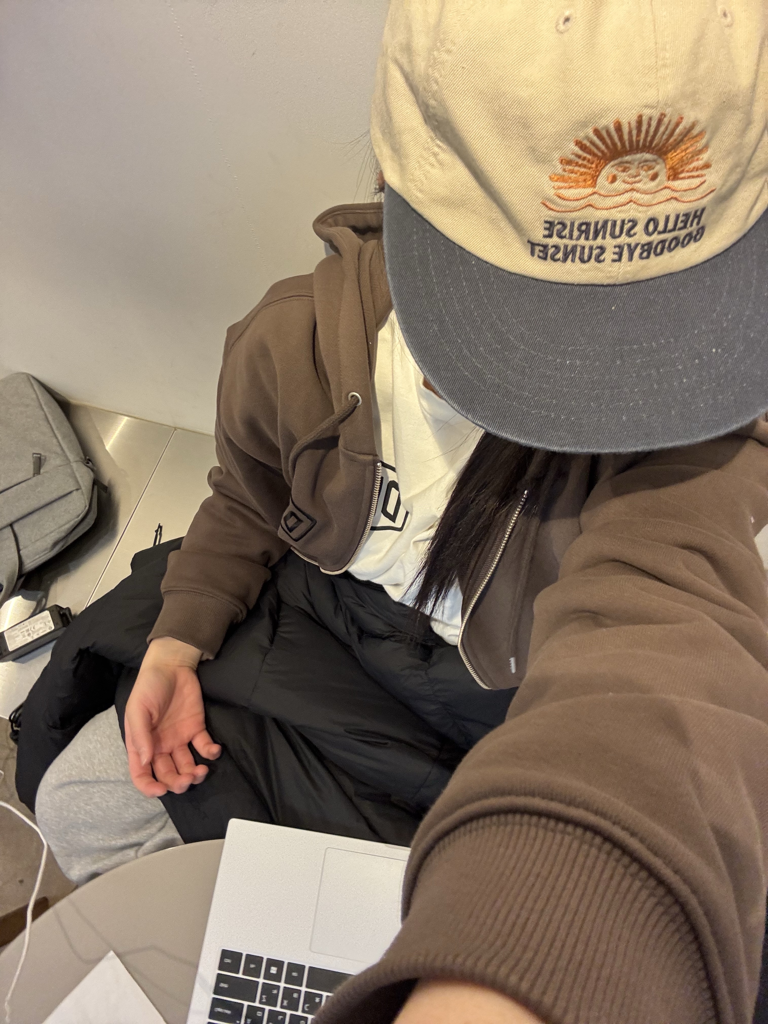 Deus Ex Machina College Address Hoodie Zip Up Olive 착용 스타일 - 1
