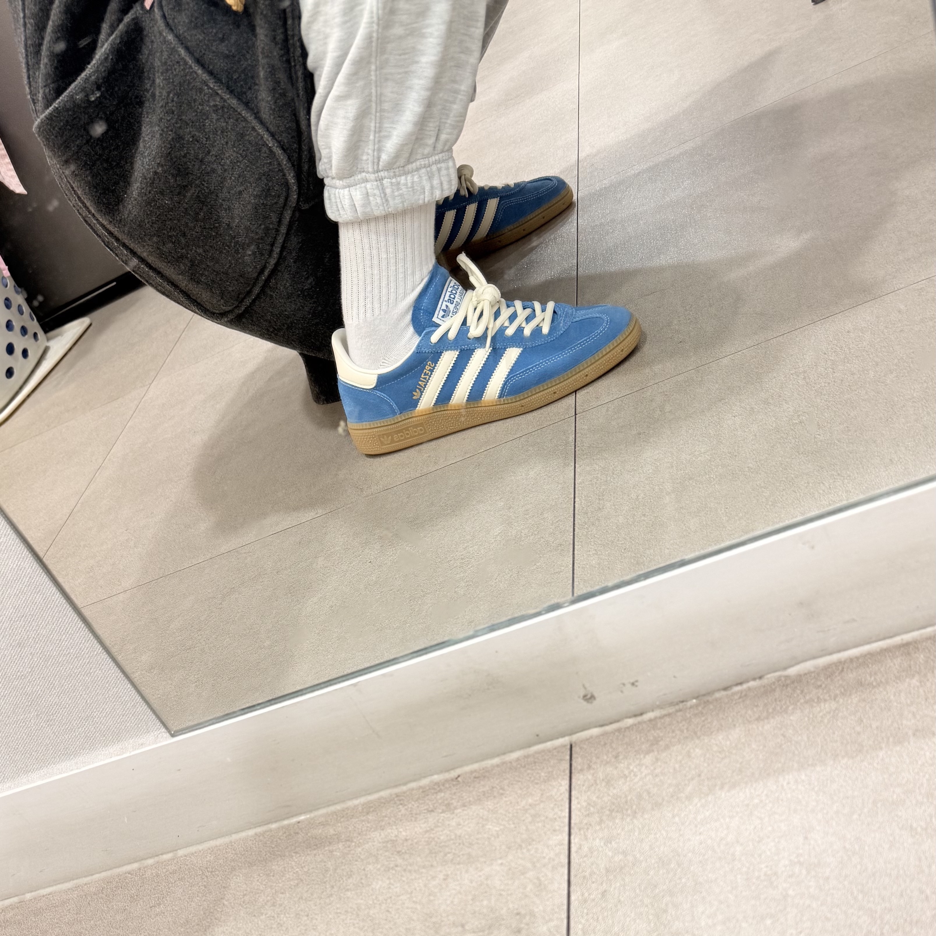 Adidas Spezial Handball Core Blue Cream White 착용 스타일 - 1