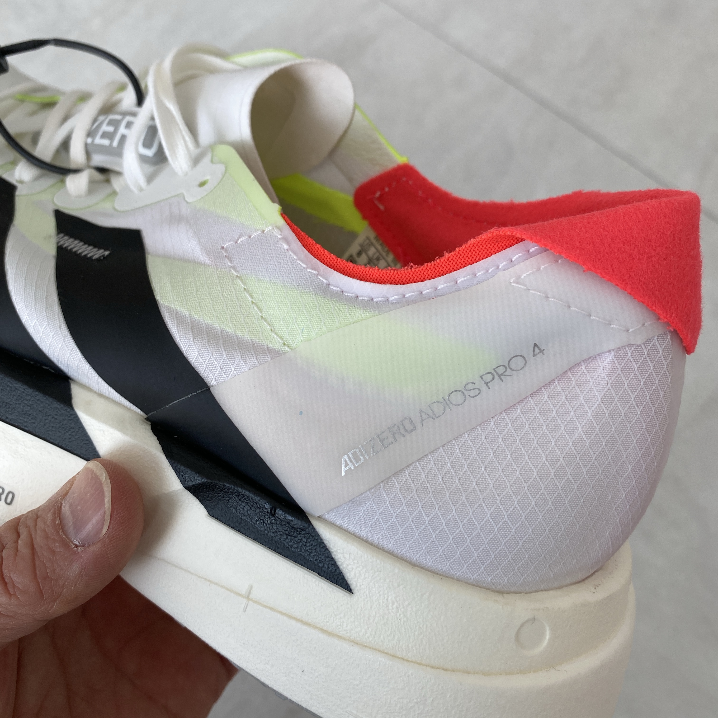 Adidas Adizero Adios Pro 4 Cloud White Core Black 착용 스타일 - 6