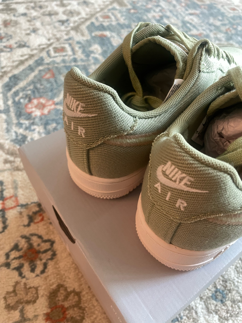 Nike Air Force 1 Low Canvas Dusty Olive Olive Aura 착용 스타일 - 5
