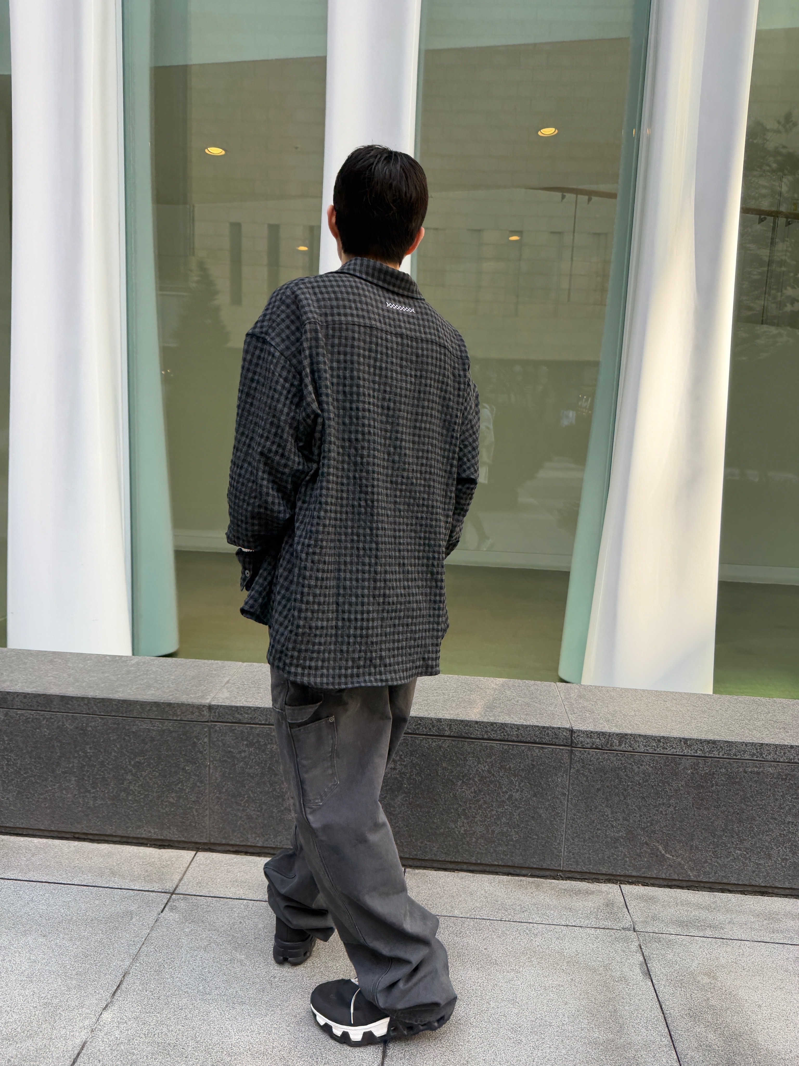 Hono Report Raglan Henley neck Long Sleeve Beige 착용 스타일 - 5