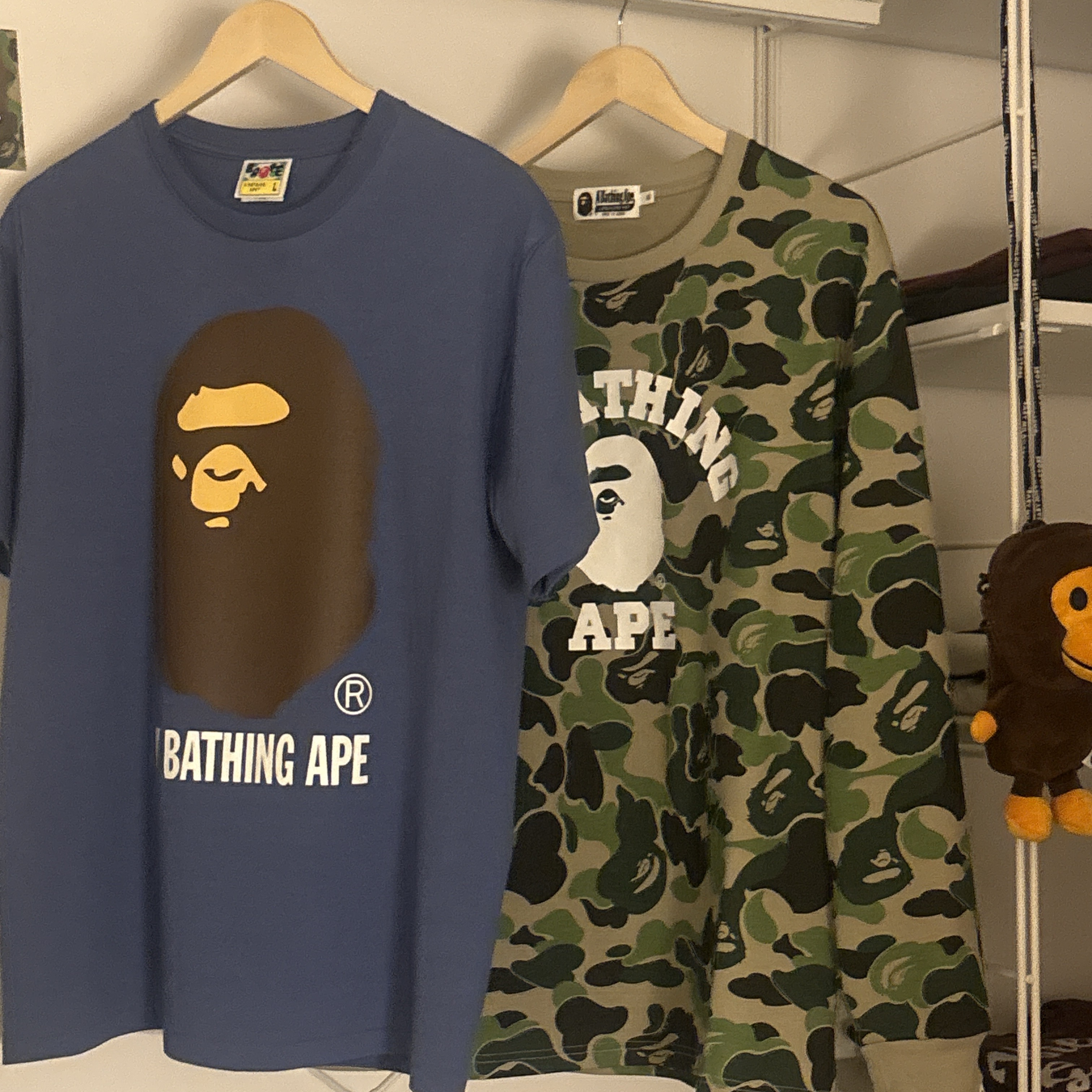 BAPE By Bathing Ape T-Shirt Blue, BAPE 117 ABC Camo College L/S T-Shirt Green 착용 스타일