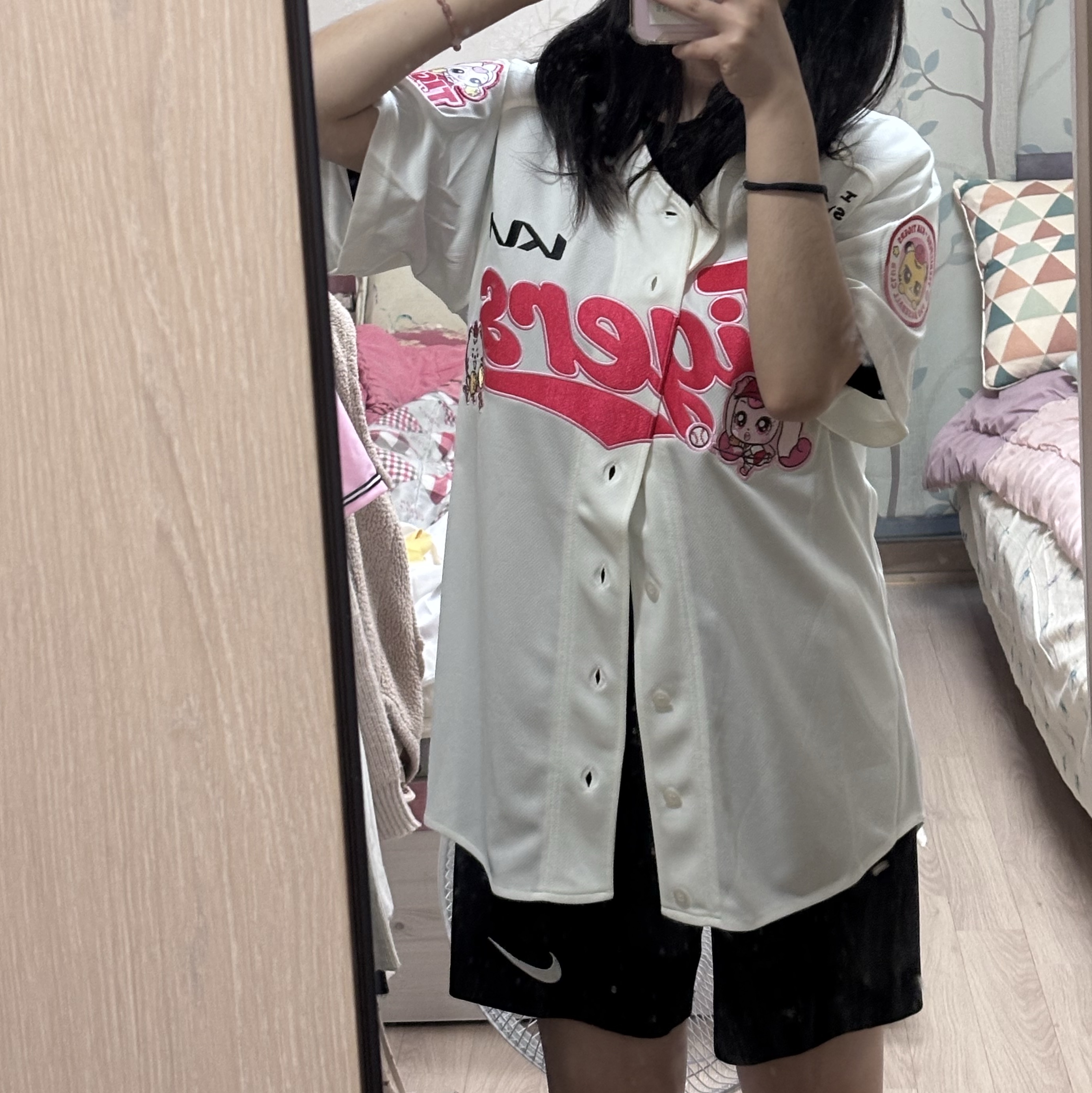 Kia Tigers x Catch! Teenieping x IAB Studio Replica Teenieping Uniform Ivory (Non Marking Ver.) 착용 스타일 - 1