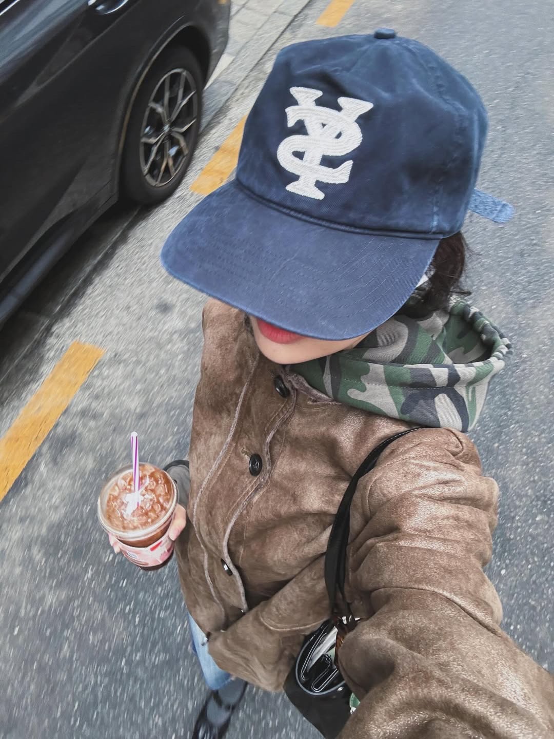 [예약 배송] Sunday Ceremony Sy Logo 5 Panel Cotton Cap - Navy 착용 스타일 - 2