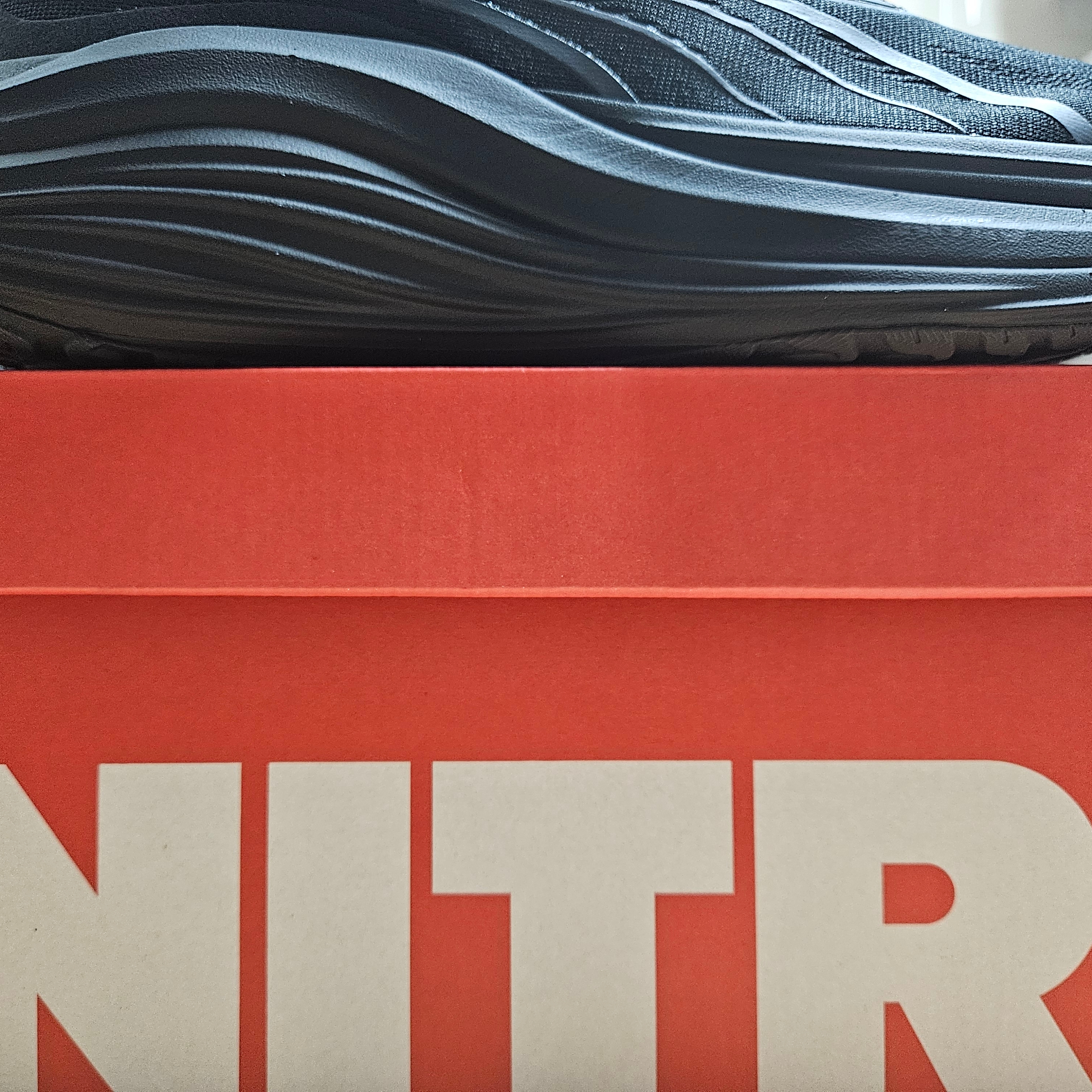 Puma Magmax Nitro Black Galactic Gray 착용 스타일 - 8