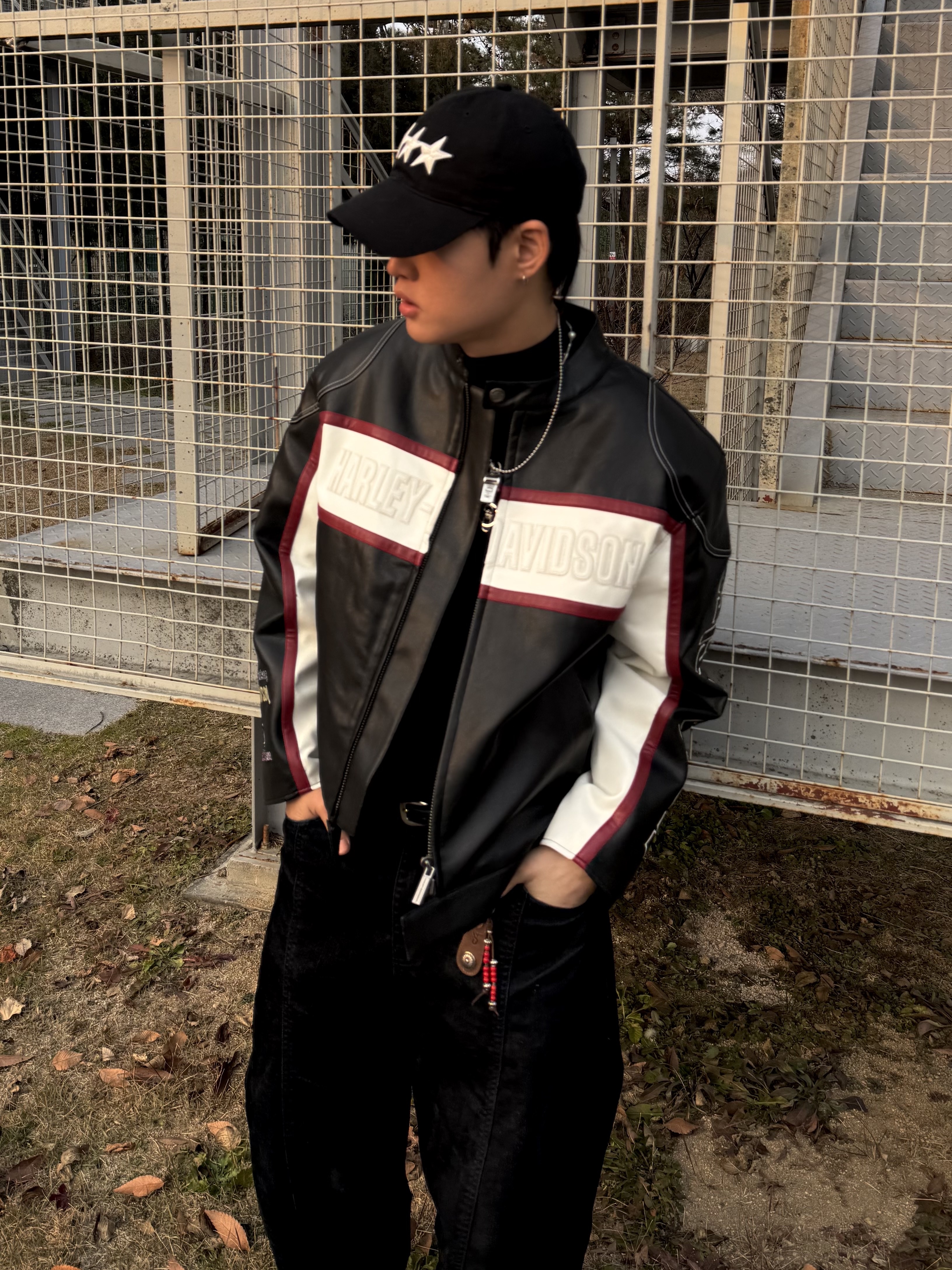 Ogarp Signature Concho Keychain Ver.2 Black 착용 스타일 - 2