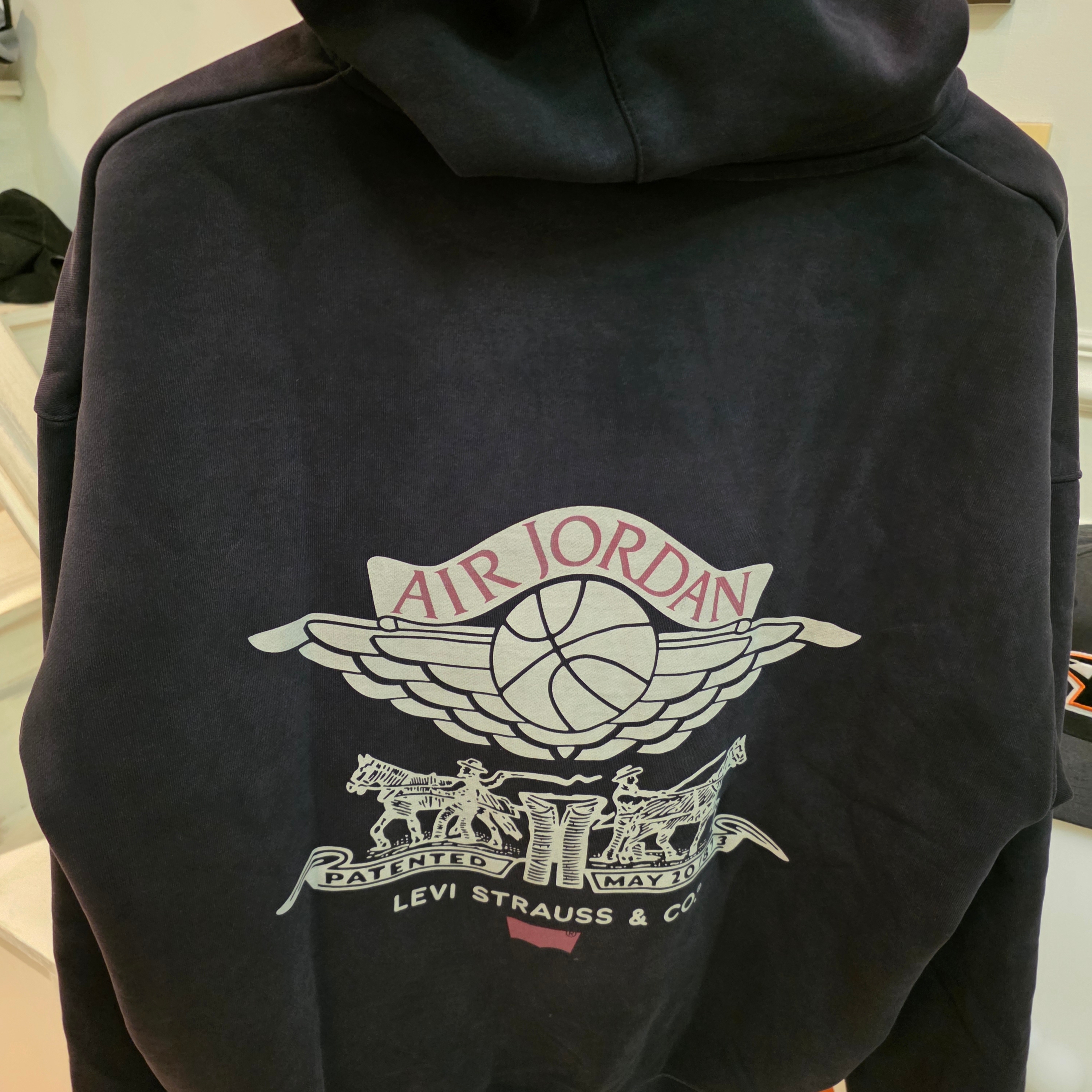 Jordan x Levi's Full Zip Hoodie Black (IM6734-010) 착용 스타일 - 4