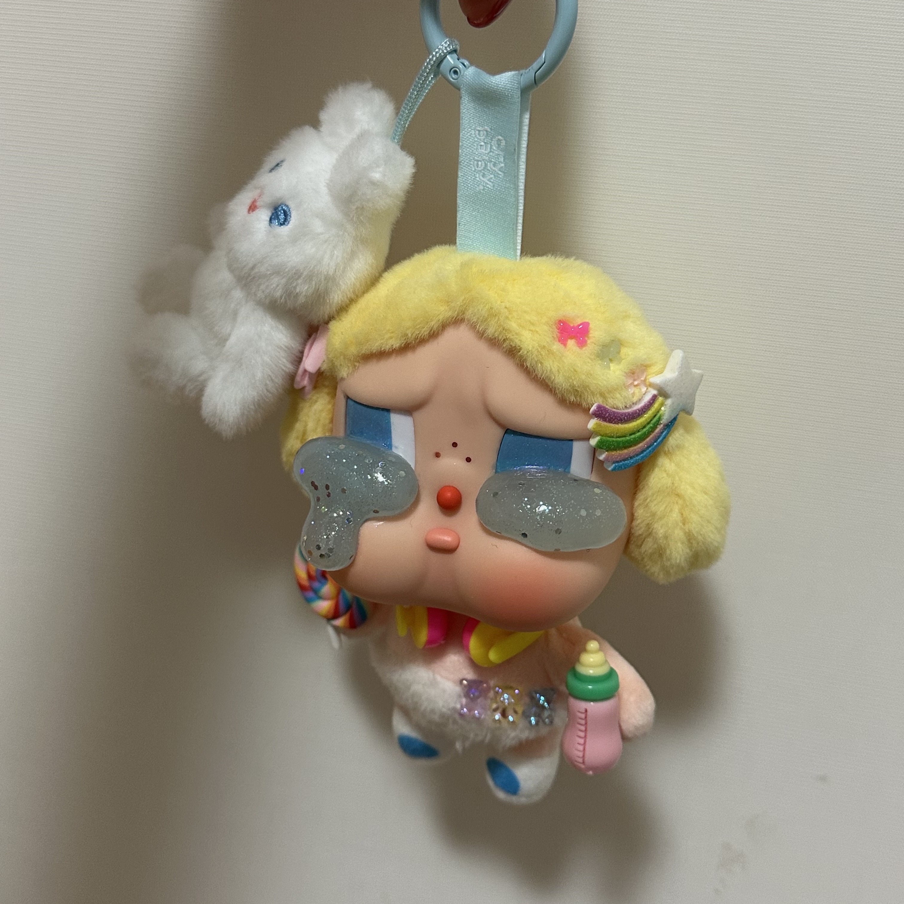 Pop Mart Crybaby Crying Again Series Plush Keyring Baby Blonde (Opened Case) 착용 스타일 - 2