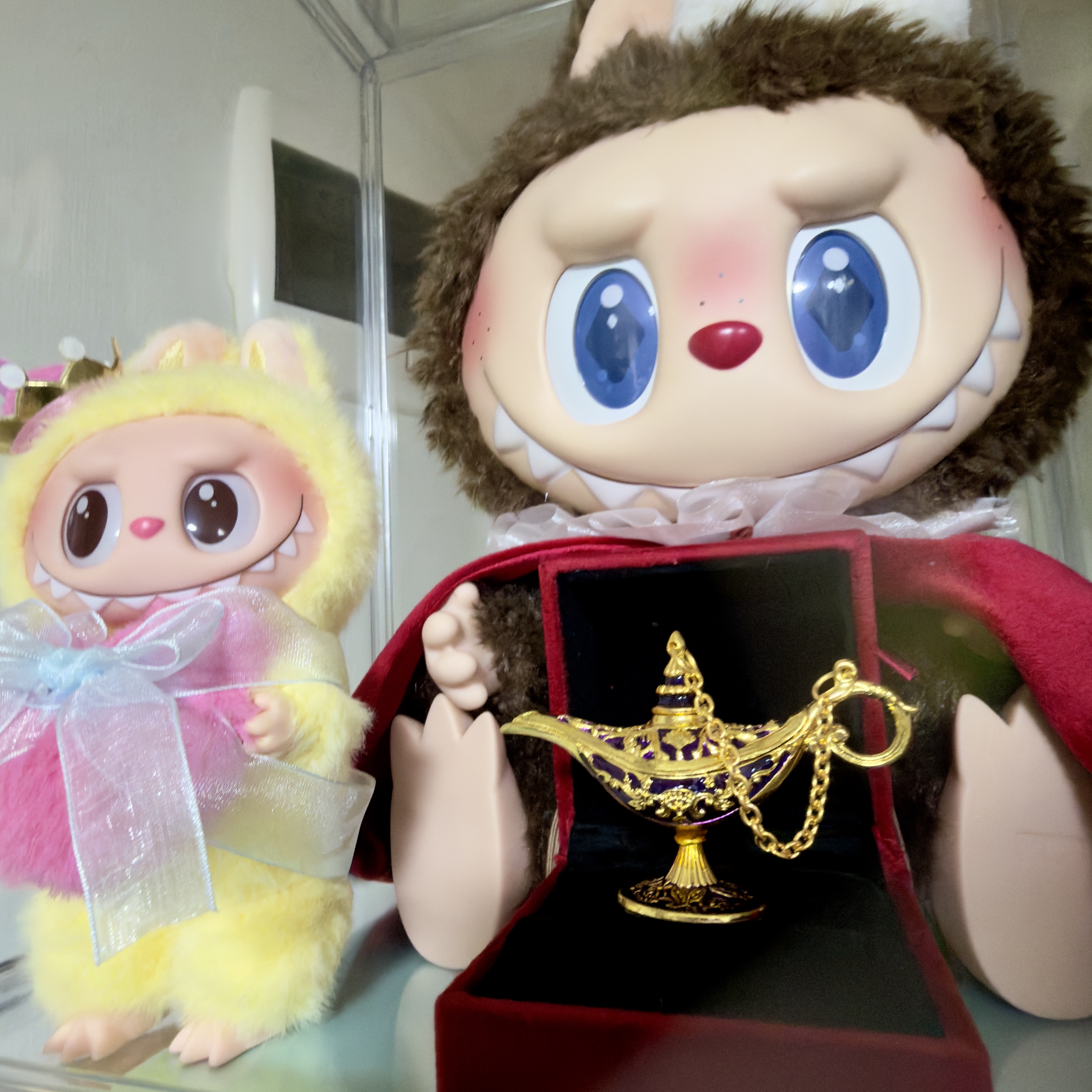 Pop Mart The Monsters Checkmate Series Doll, Pop Mart The Monsters Checkmate Series Plush Keyring 착용 스타일