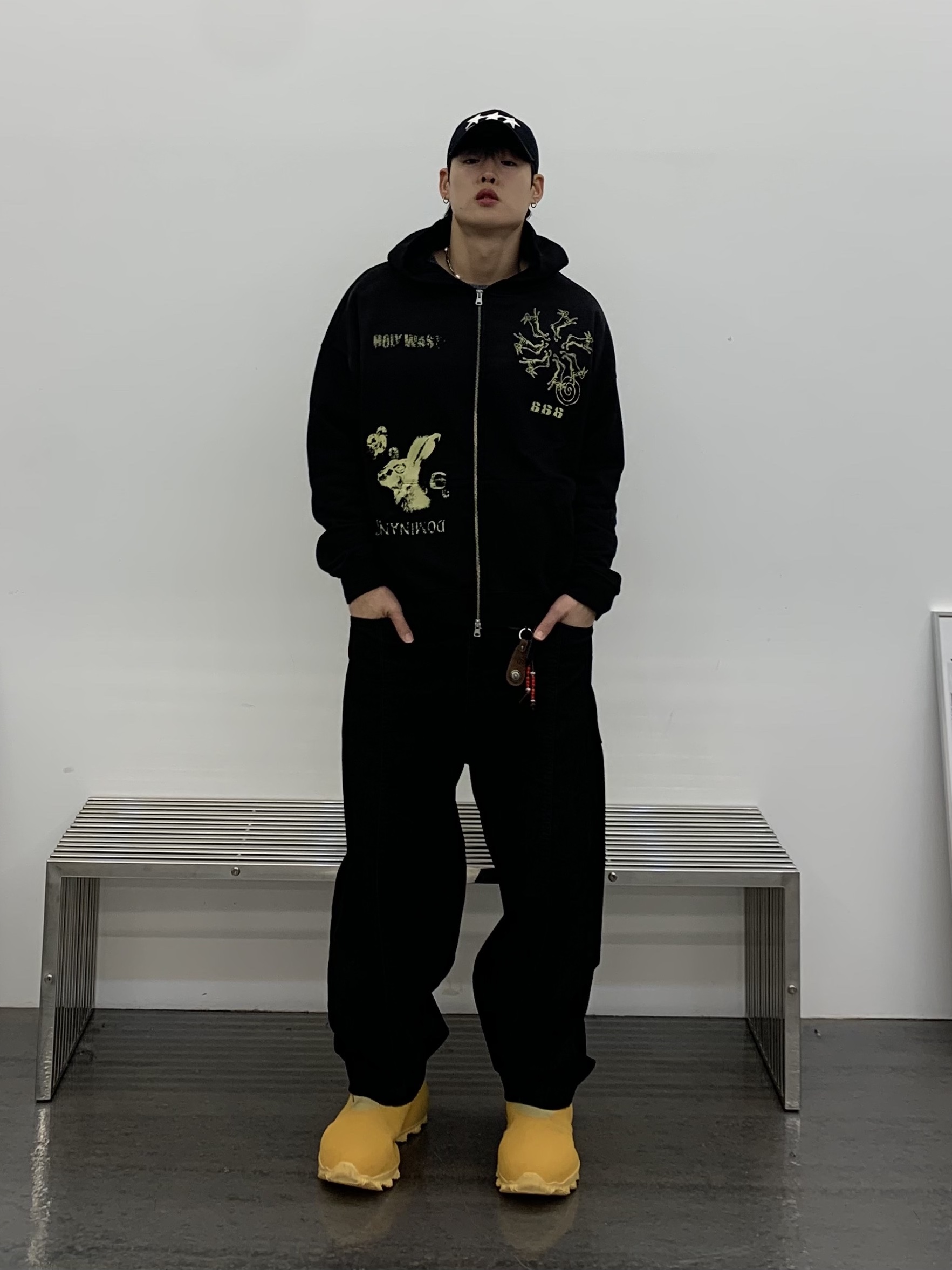 adidas Yeezy Knit RNR Boot Sulfur 착용 스타일 - 3