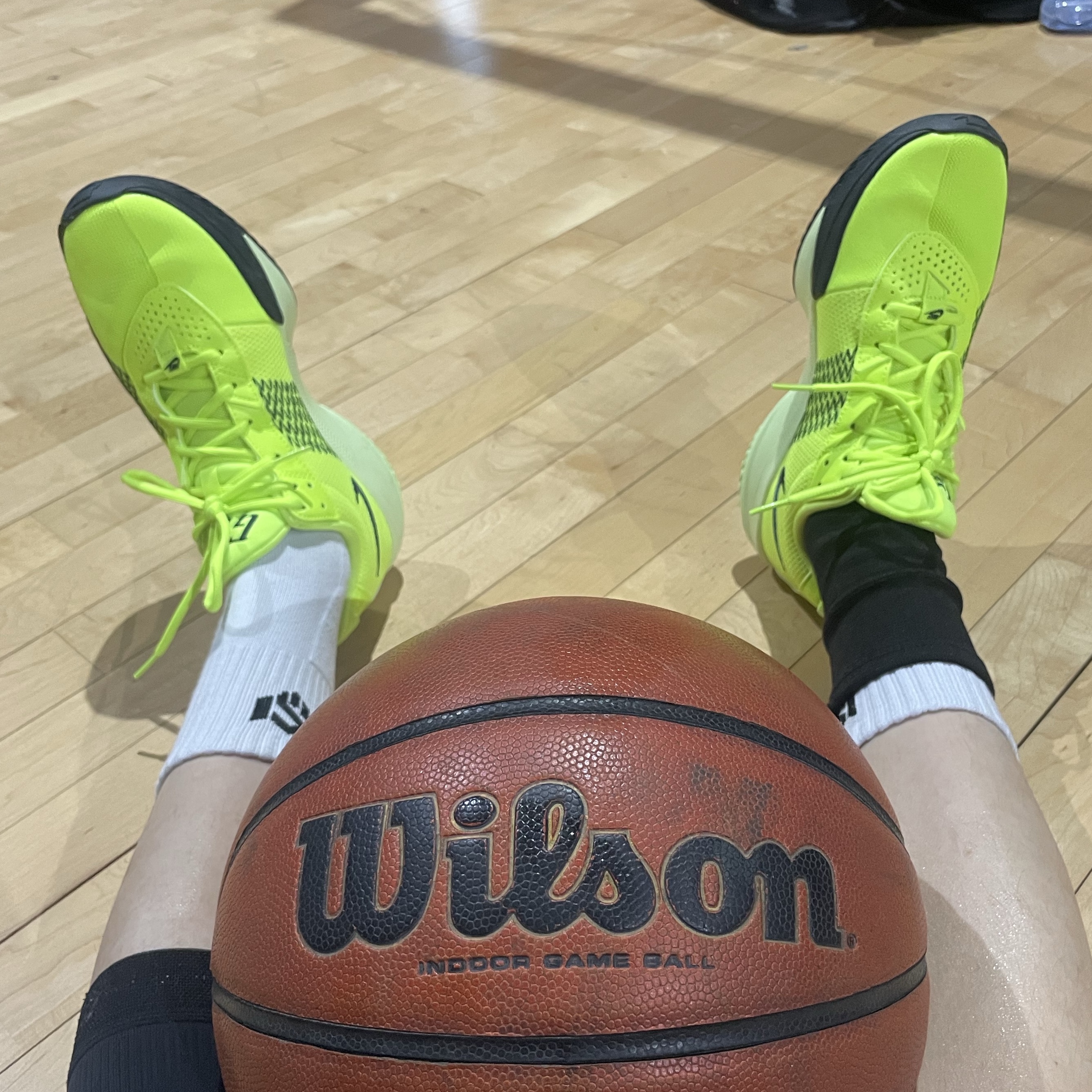 Nike Air Zoom G.T. Cut Academy EP Volt Anthracite 착용 스타일 - 2