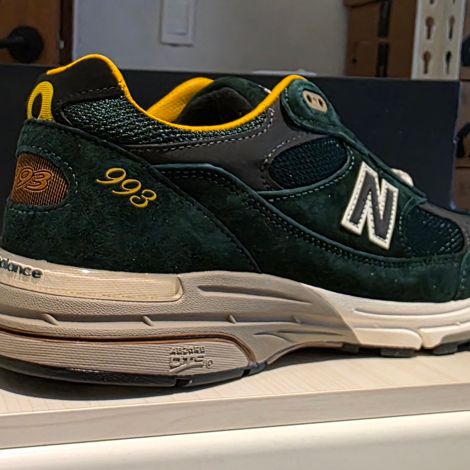 New Balance x Aime Leon Dore 993 Made in USA Pine Grove 착용 스타일 - 1