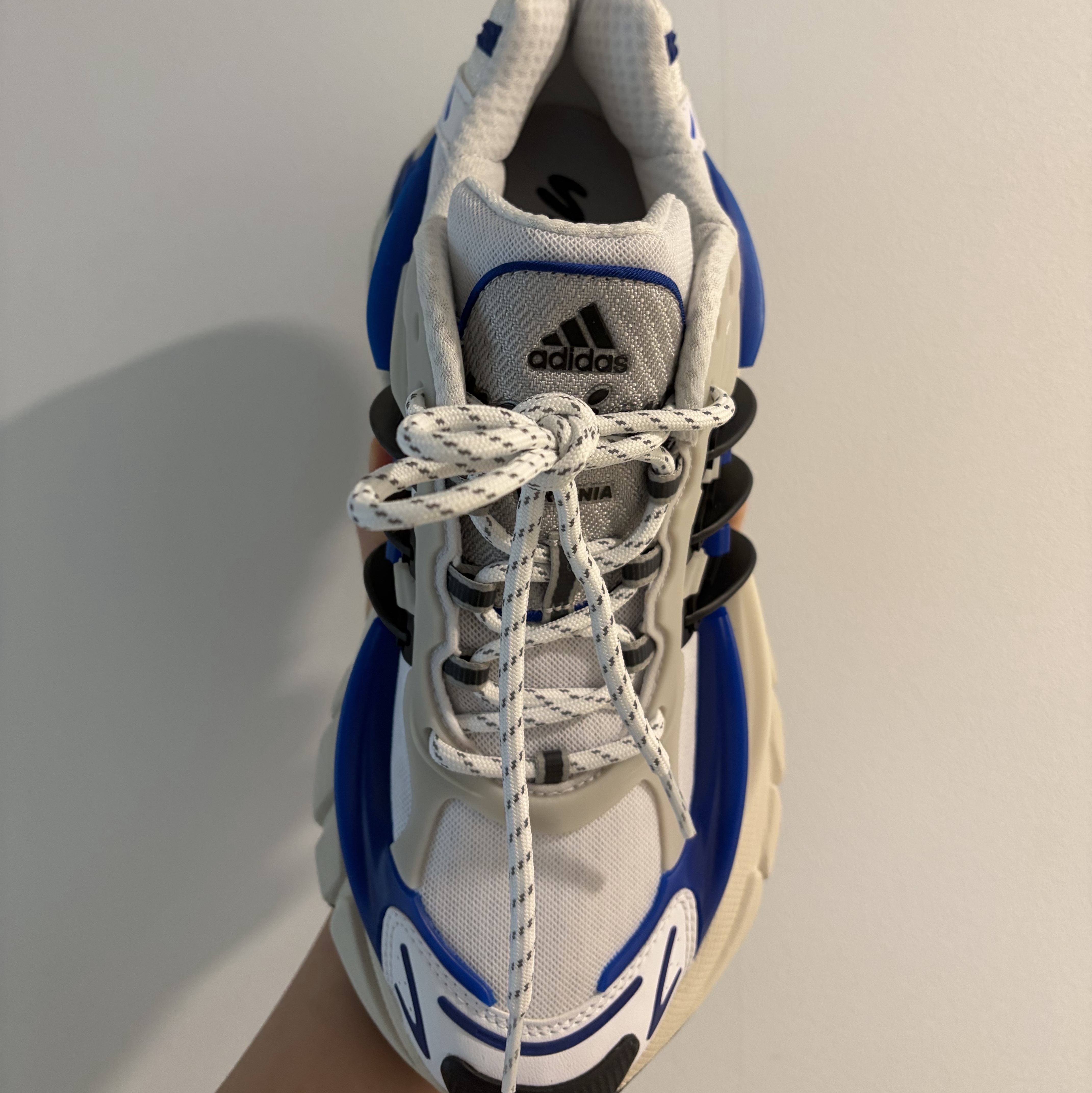 Adidas x Pharrell Williams Virginia Adistar Jellyfish Royal Blue Core Black 착용 스타일 - 2