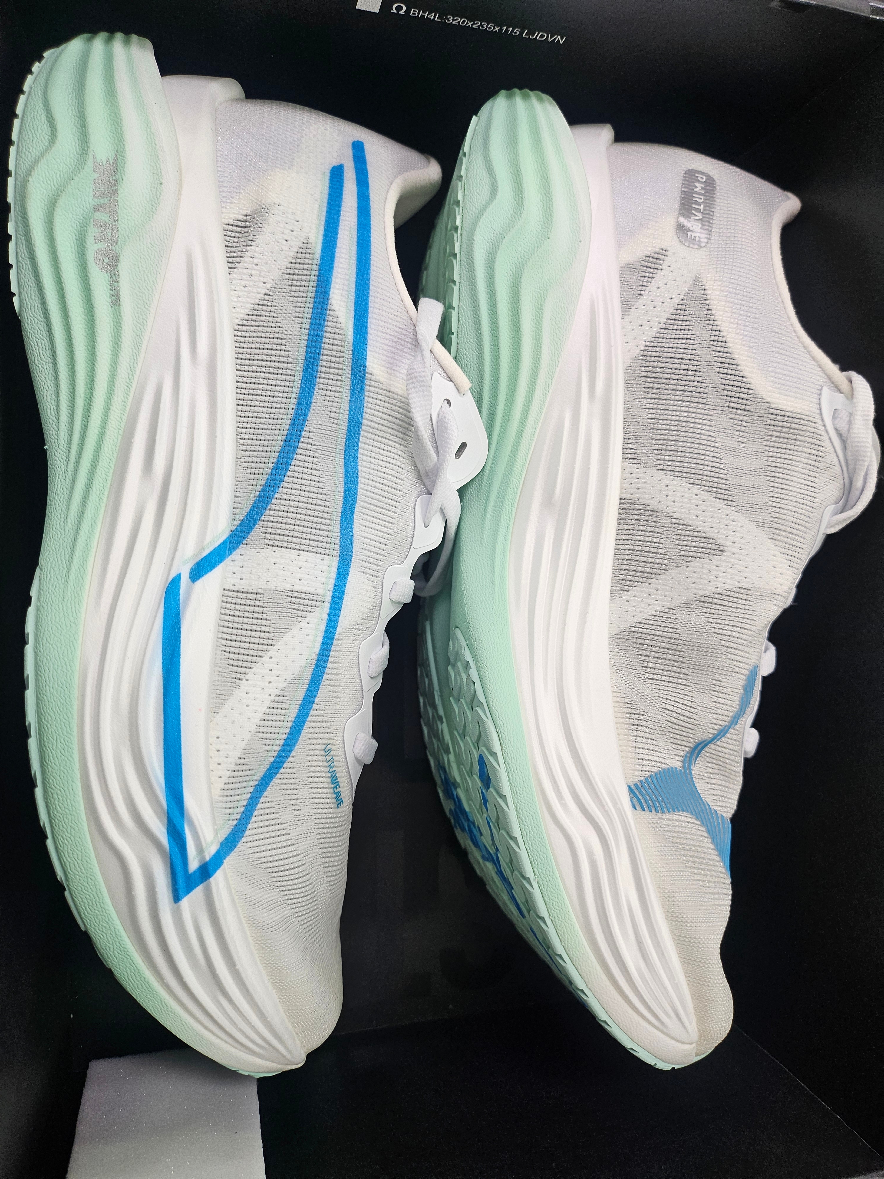 Puma Deviate Nitro Elite 3 White Speed Blue 착용 스타일