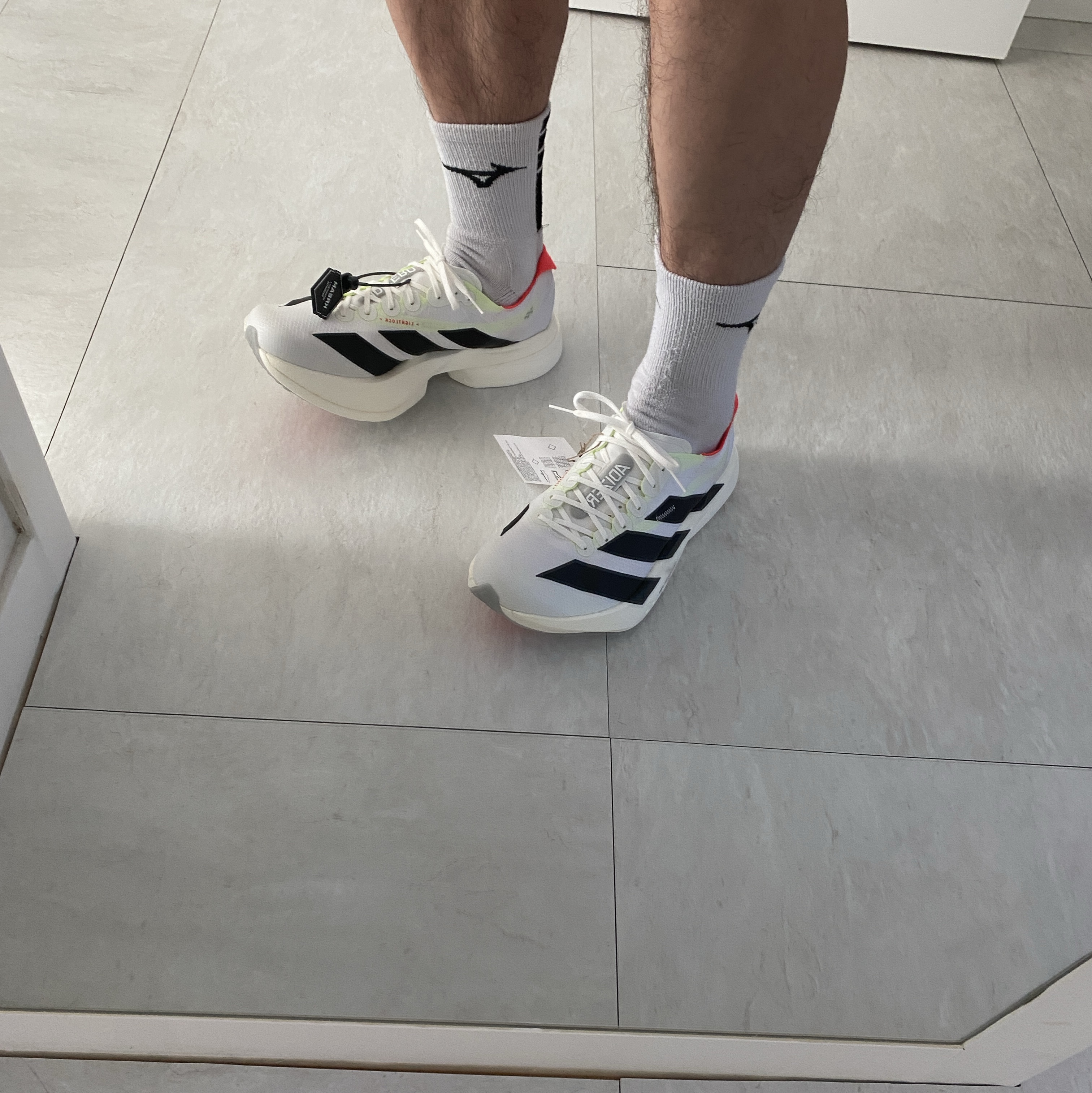 Adidas Adizero Adios Pro 4 Cloud White Core Black 착용 스타일 - 8