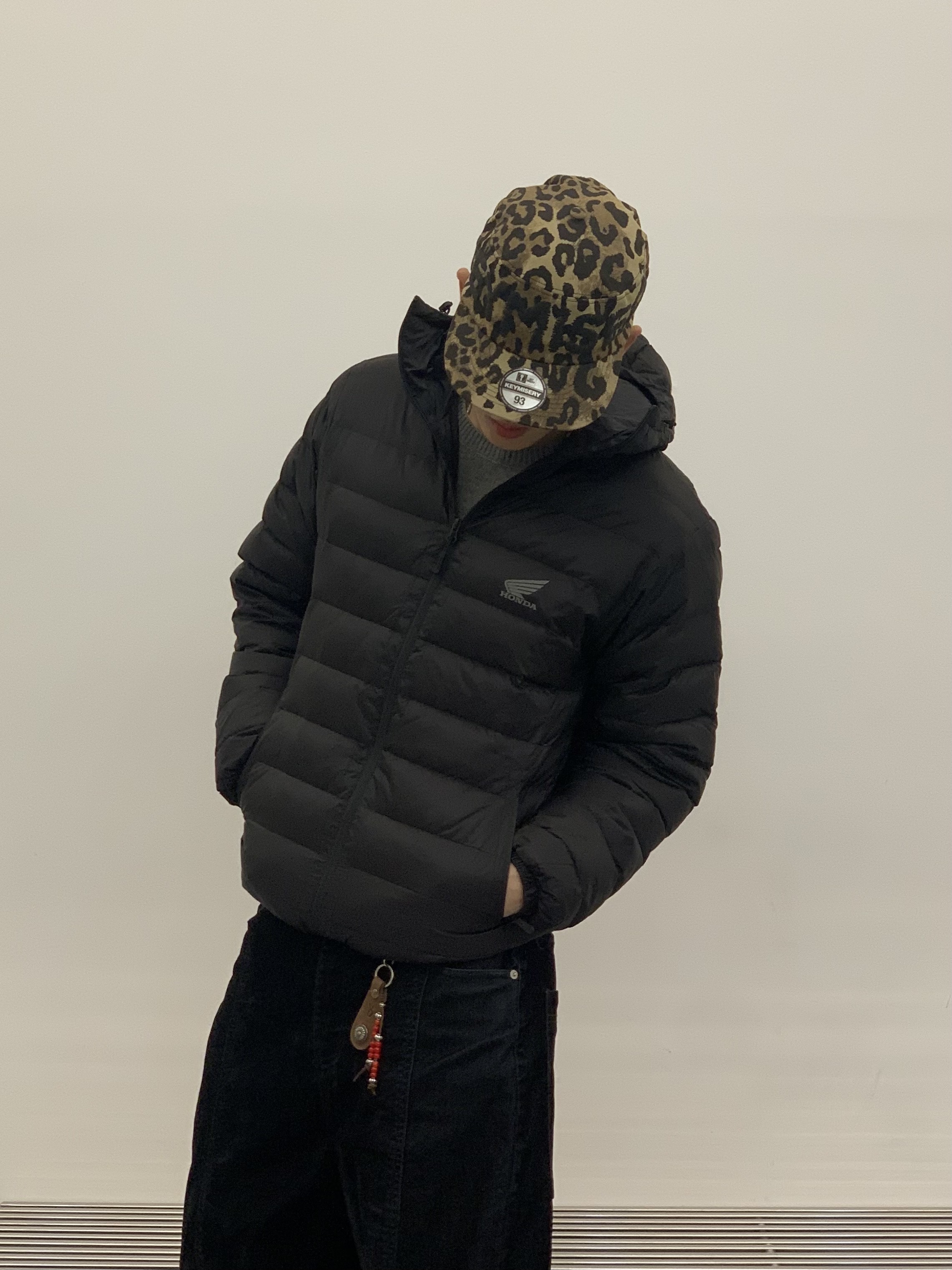adidas Yeezy Knit RNR Boot Sulfur, Honda H-Tech Storm Shield Parka Black 착용 스타일 - 3