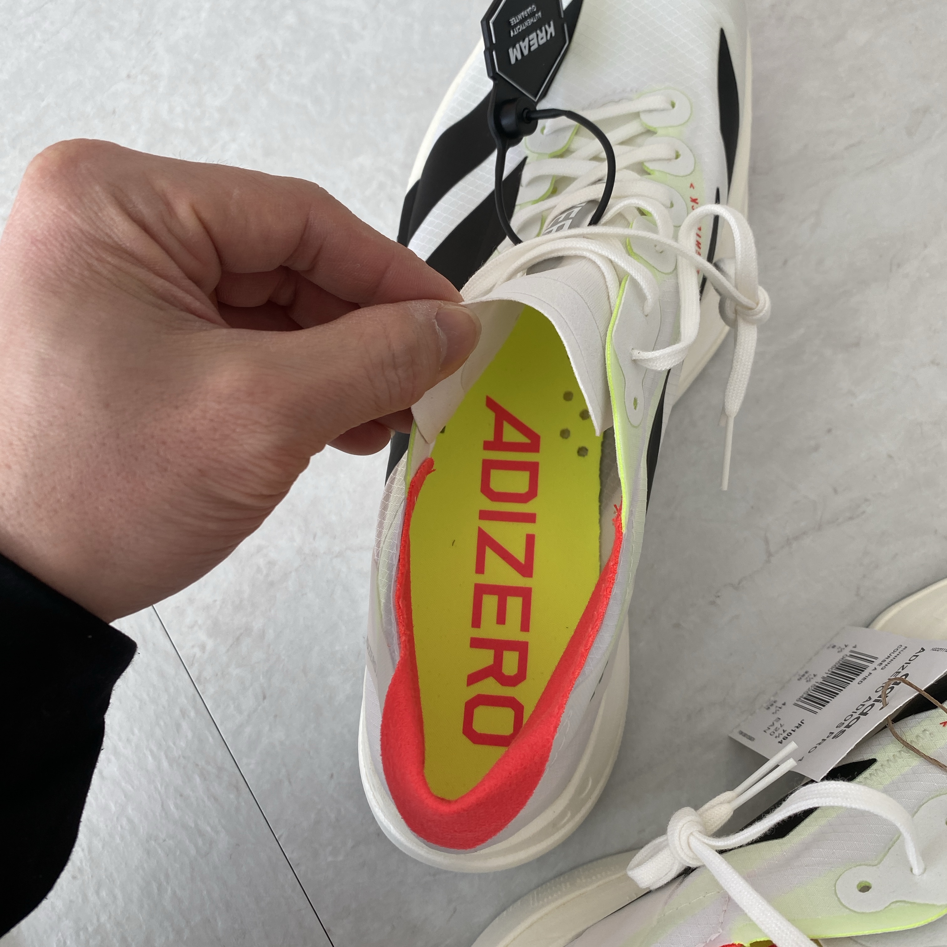 Adidas Adizero Adios Pro 4 Cloud White Core Black 착용 스타일 - 4