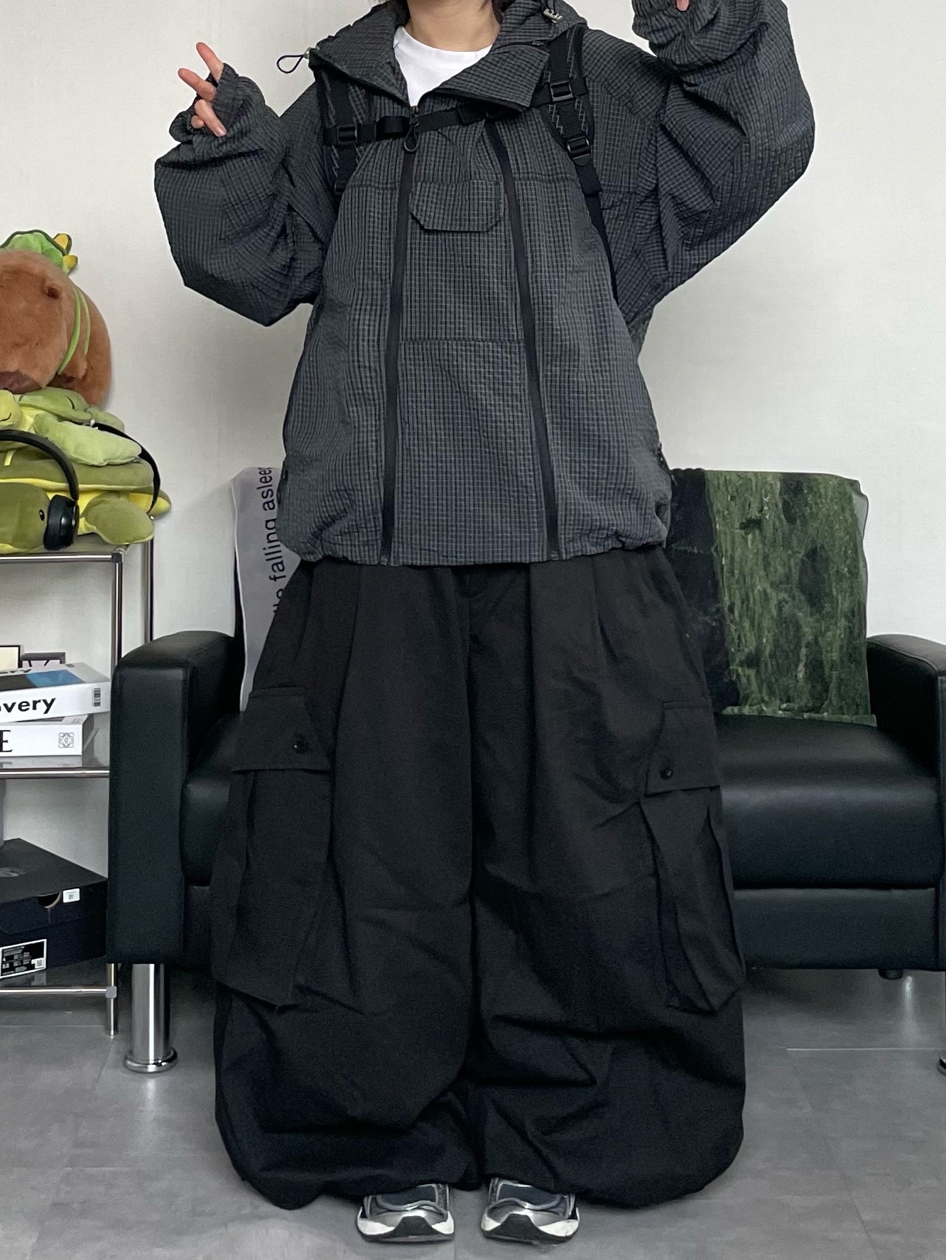 Asics Unlimited Gel-Kayano 14 Carrier Grey Black, Supreme Backpack Black - 24SS 착용 스타일 - 2