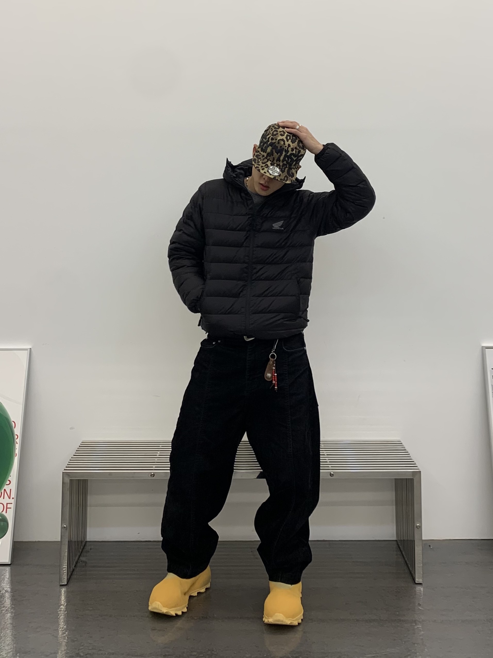 adidas Yeezy Knit RNR Boot Sulfur, Honda H-Tech Storm Shield Parka Black 착용 스타일 - 2