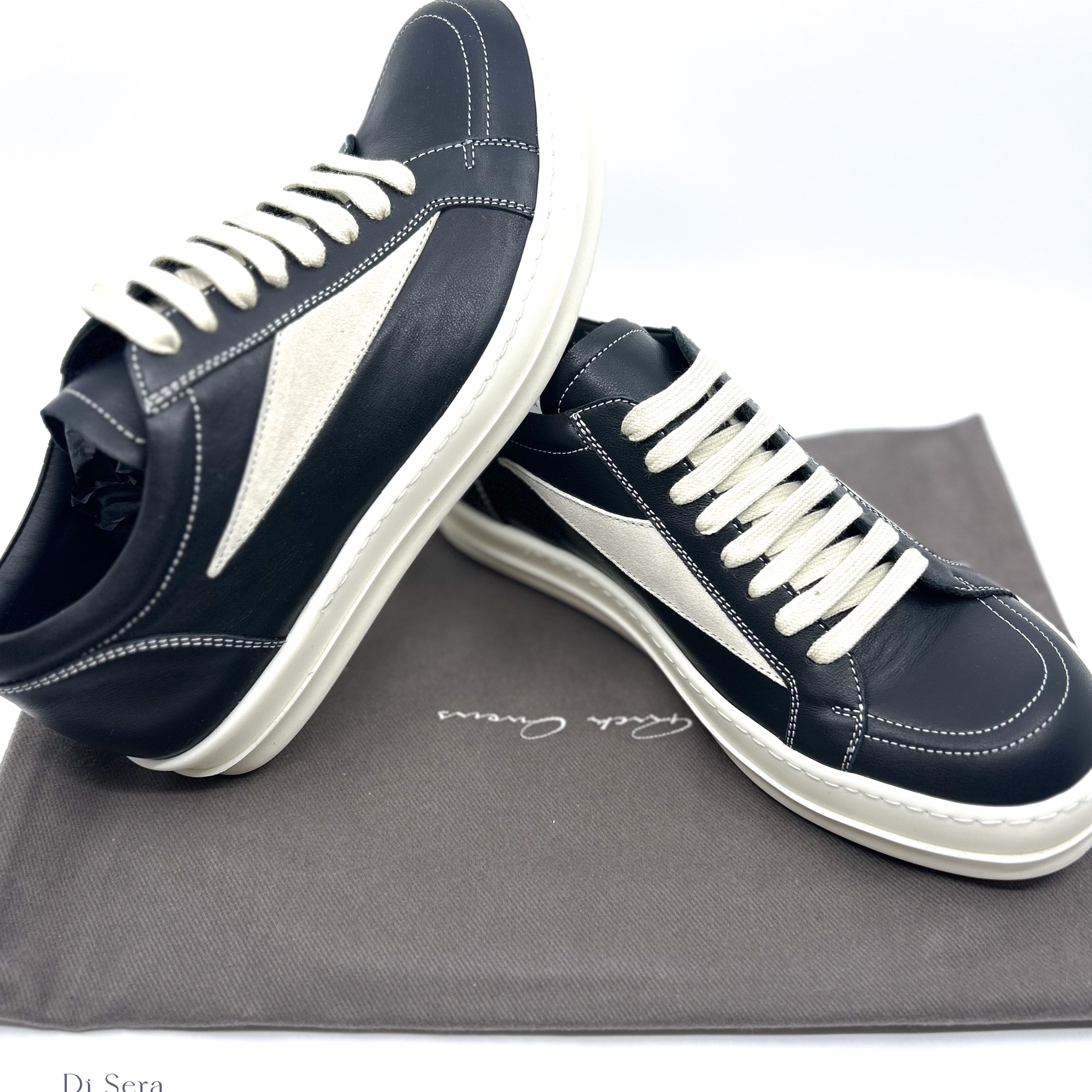 Rick Owens Temple Vintage Sneakers Black Milk 착용 스타일 - 1