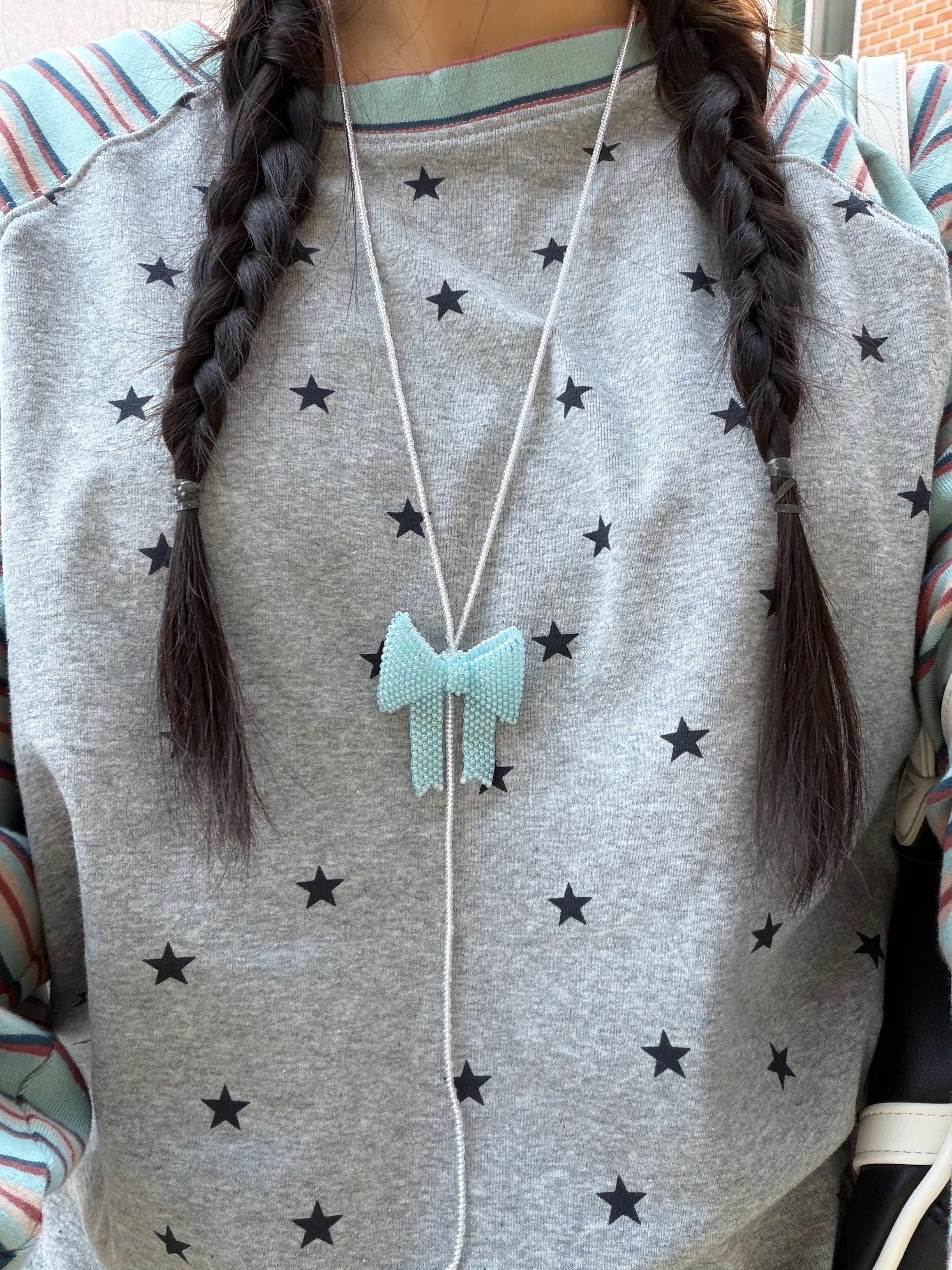 CAVISH Striped Star Raglan LS Tee Grey 착용 스타일 - 4