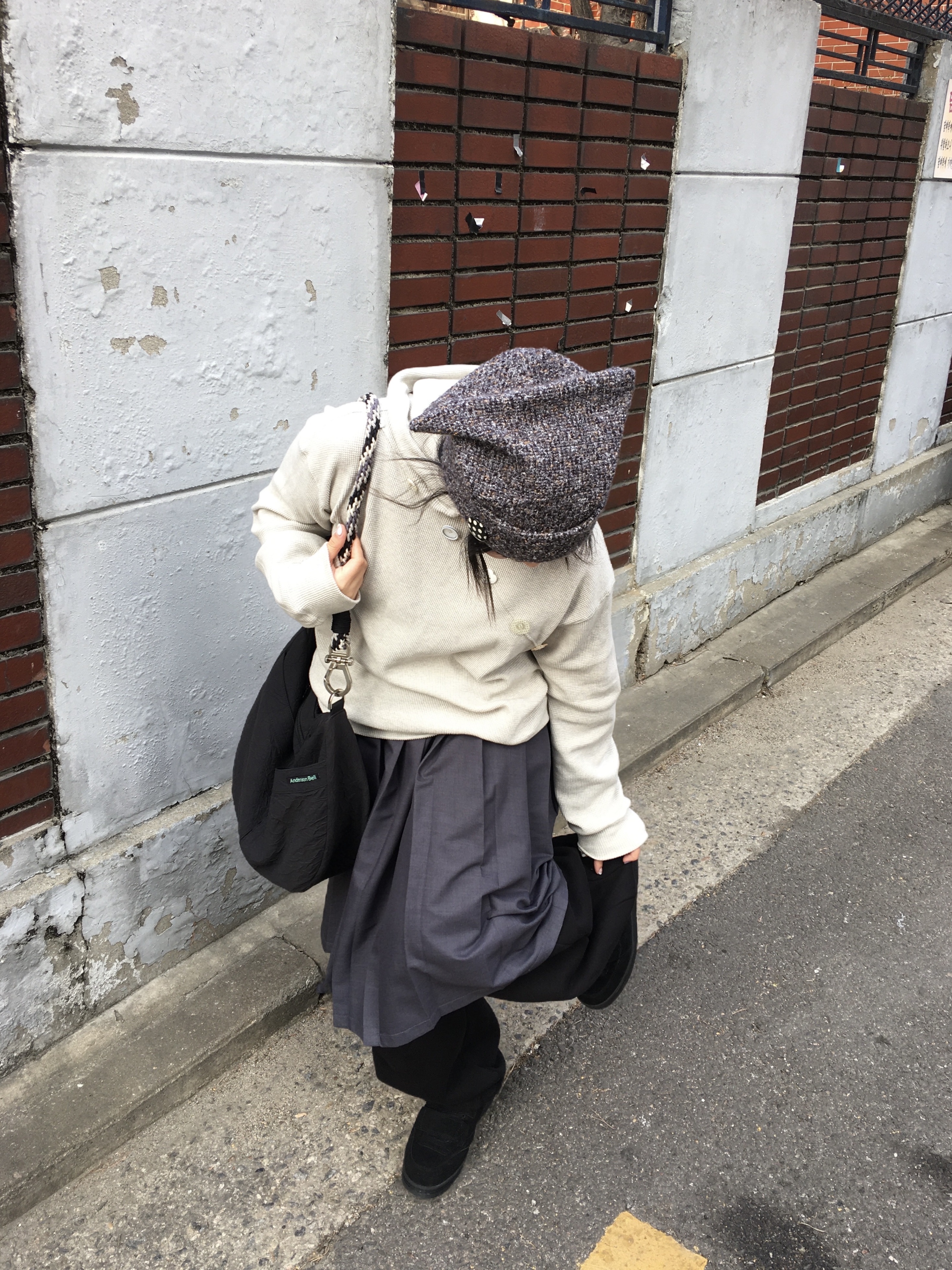 COYSEIO Coy Bumble Sneakers Black 착용 스타일 - 1