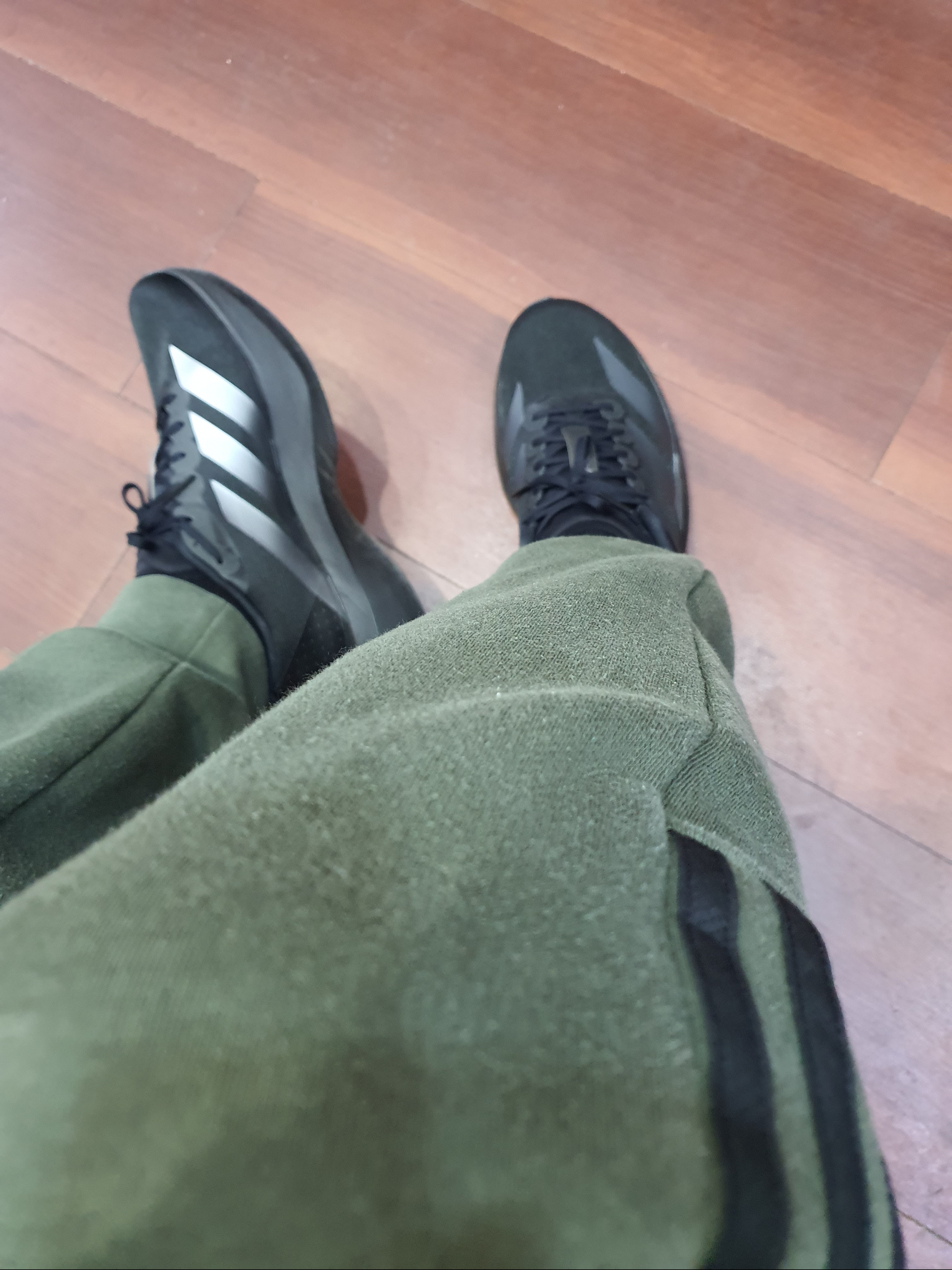 Adidas Adizero EVO SL Core Black Iron Metallic 착용 스타일 - 2