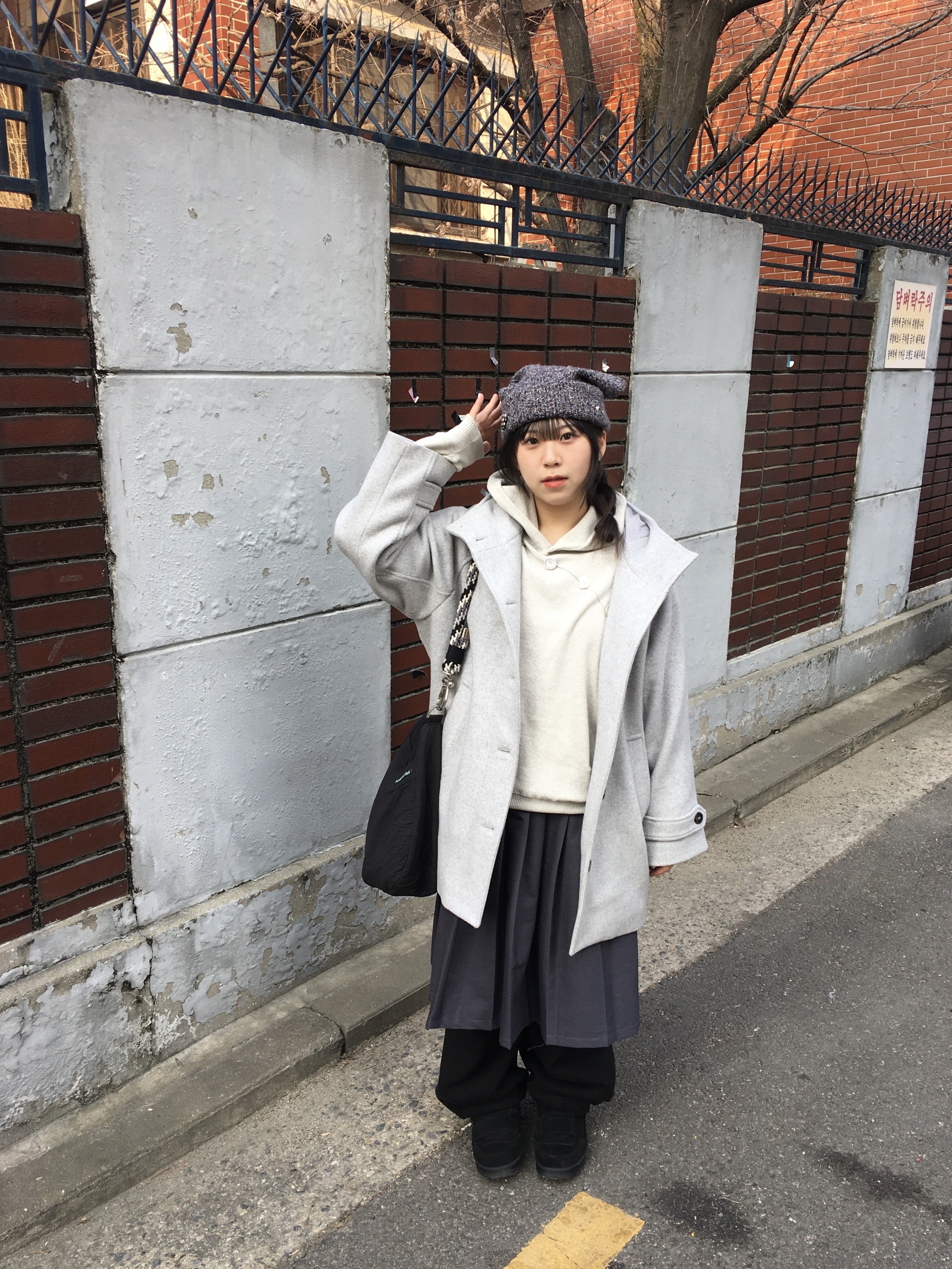 COYSEIO Coy Bumble Sneakers Black 착용 스타일 - 2