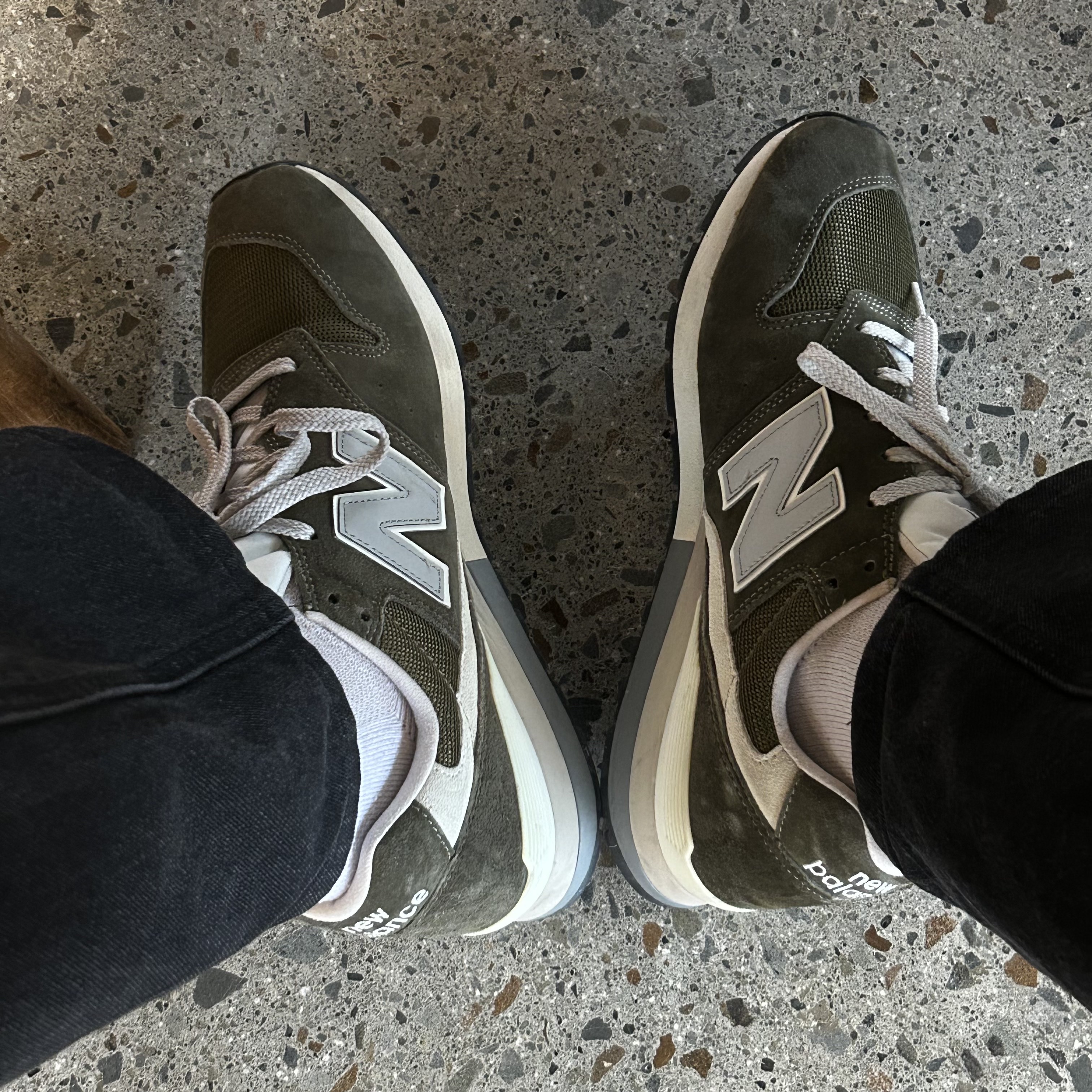 New Balance 996 Dark Green 착용 스타일 - 1