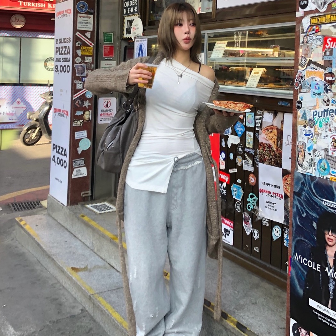 Thevinylhouse Damaged Sweat Pants Grey 착용 스타일