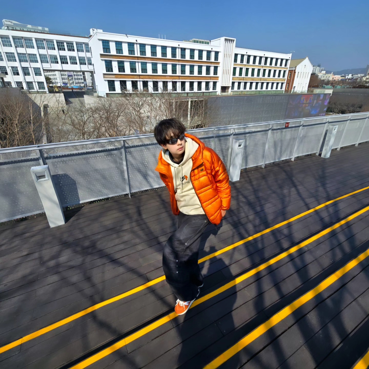 Nike Club Fleece Pullover Hoodie Light Khaki, New Balance Flying 77 Superlight Hooded Goose Down Jacket Orange 착용 스타일 - 2