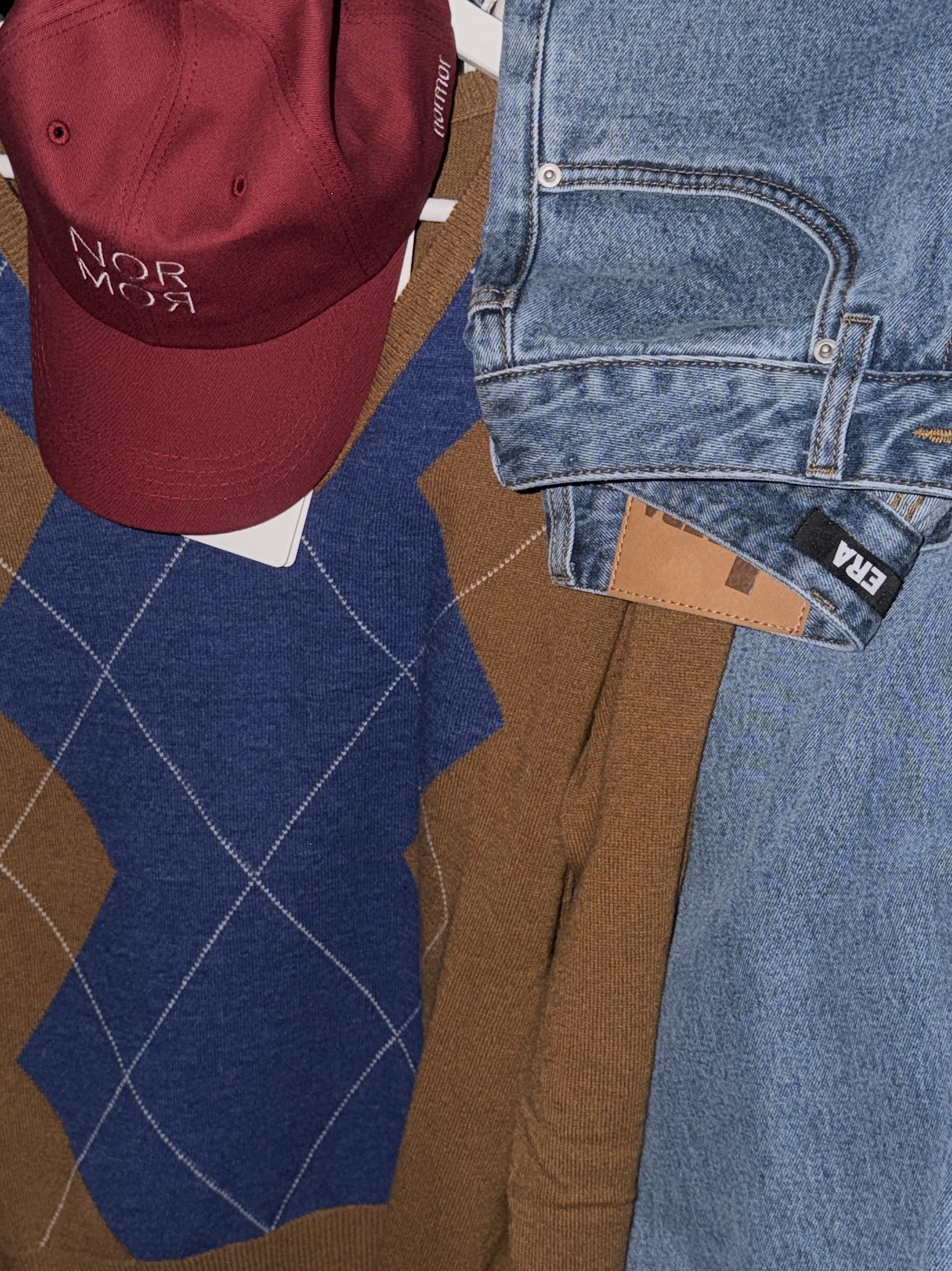 POTE 0007 Layered Pouch Hobo Bag Suede Olive 착용 스타일 - 6