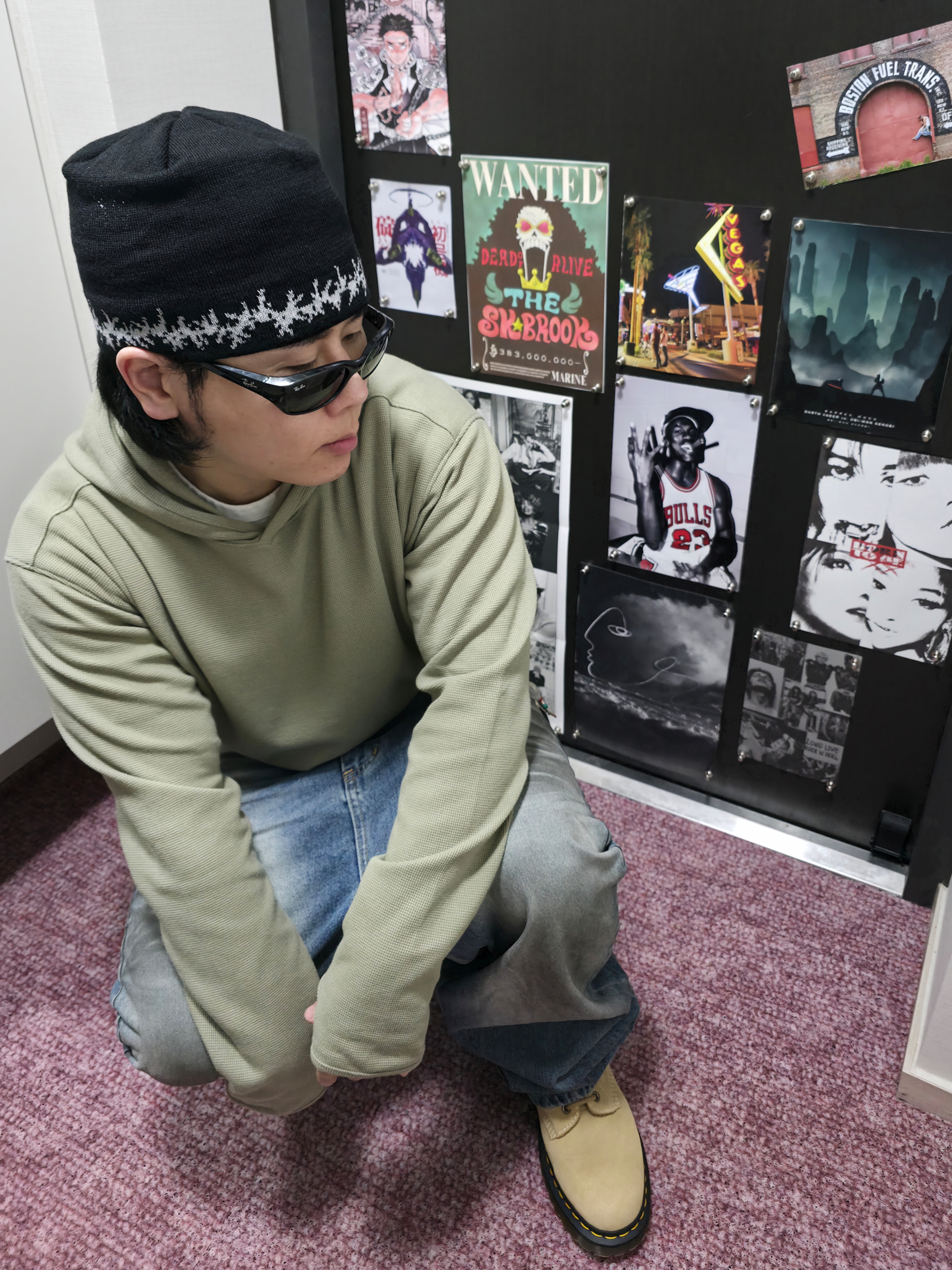 Ray-Ban DADDY-O II Polished Black Frame Green Classic G-15 Lenses, Dr. Martens 939 Bronx Suede Ankle Boots Tan 착용 스타일 - 2