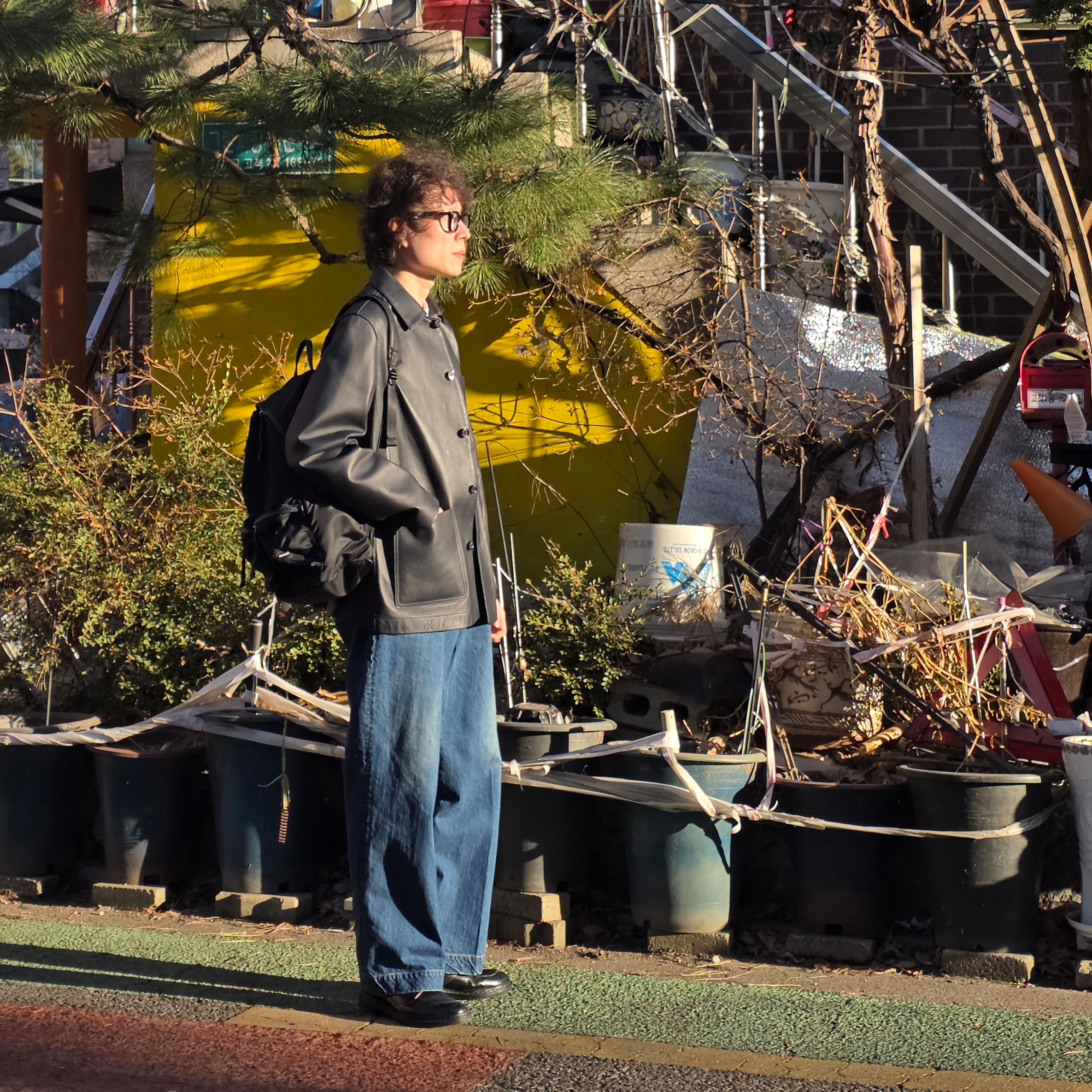 Ciota Denim Slacks Medium Dark Blue - 25SS 착용 스타일 - 2