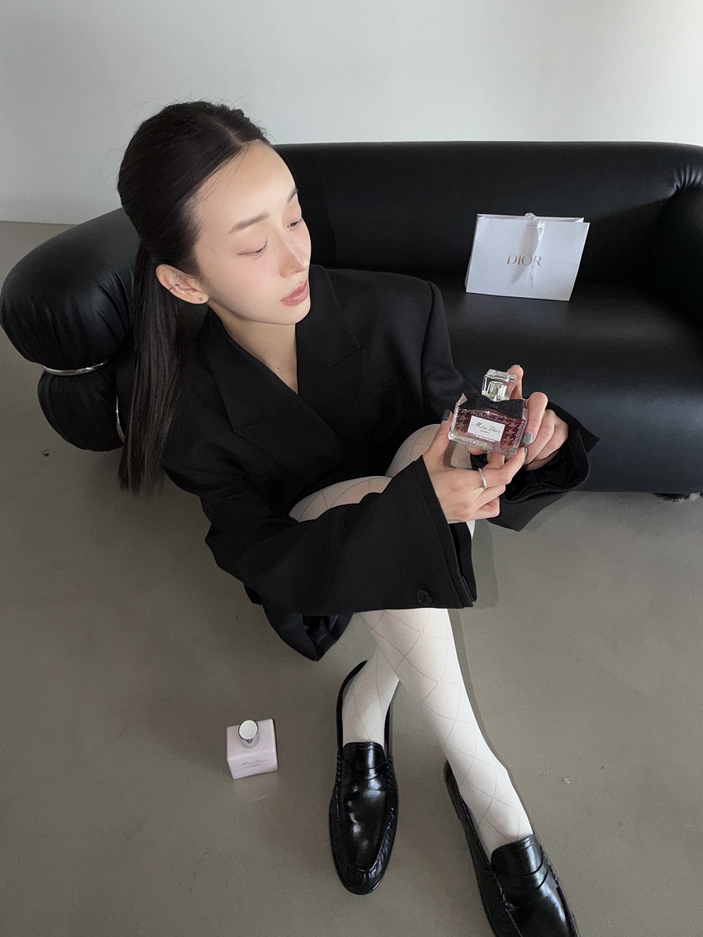 Dior Miss Dior Essence De Parfum 50ml, Dior Miss Dior Comforting Body Milk 175ml 착용 스타일 - 6