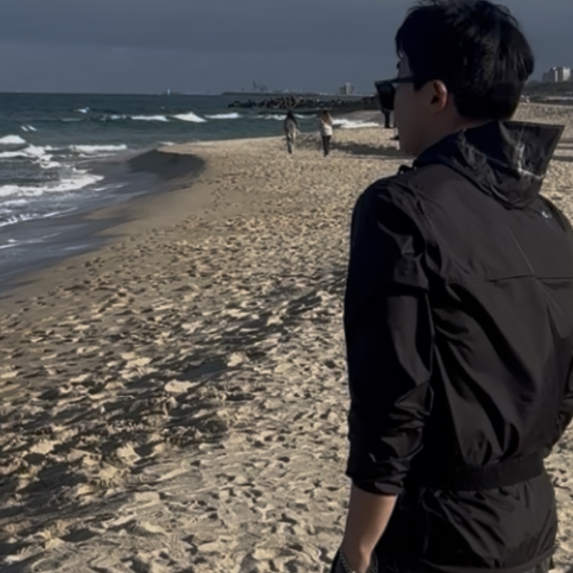 Play Comme des Garcons x K-Way Full Zip Jacket Black 착용 스타일 - 2