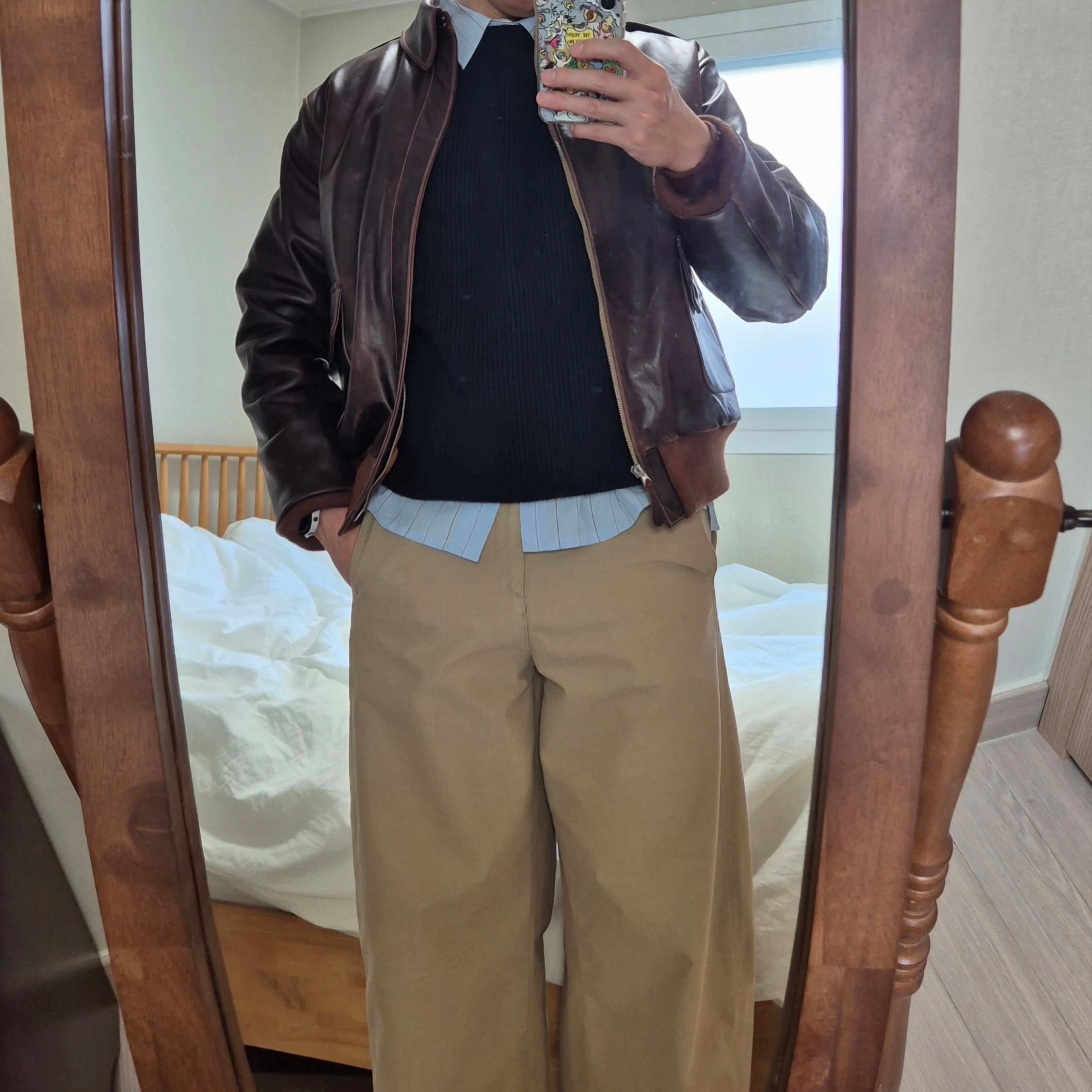 Blundstone Classic 585 Chelsea Boots Rustic Brown, (W) Uniqlo Jersey Barrel Leg Pants Beige - KR 착용 스타일 - 1
