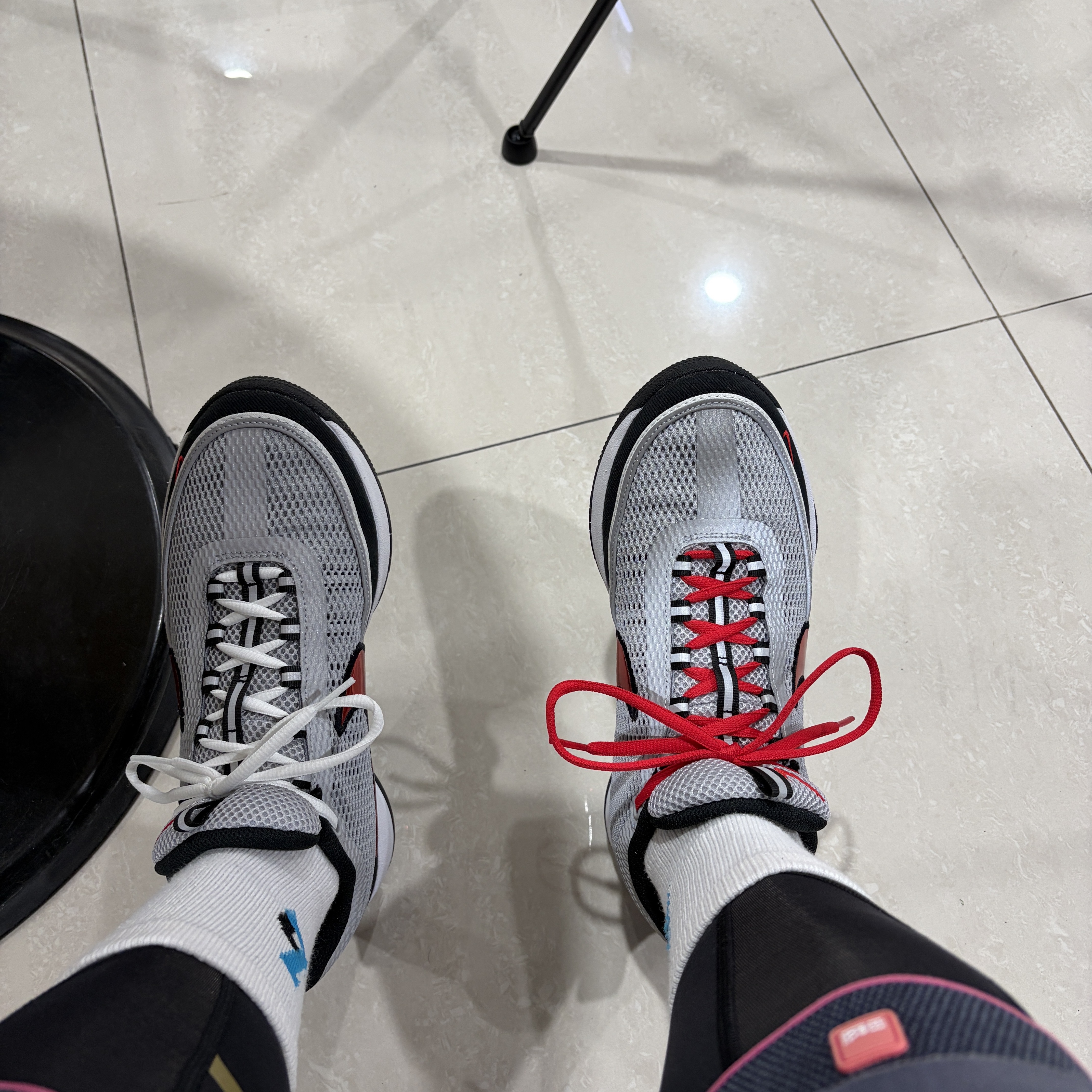 Nike Book 2 Spiridon EP Metallic Silver Black 착용 스타일 - 10