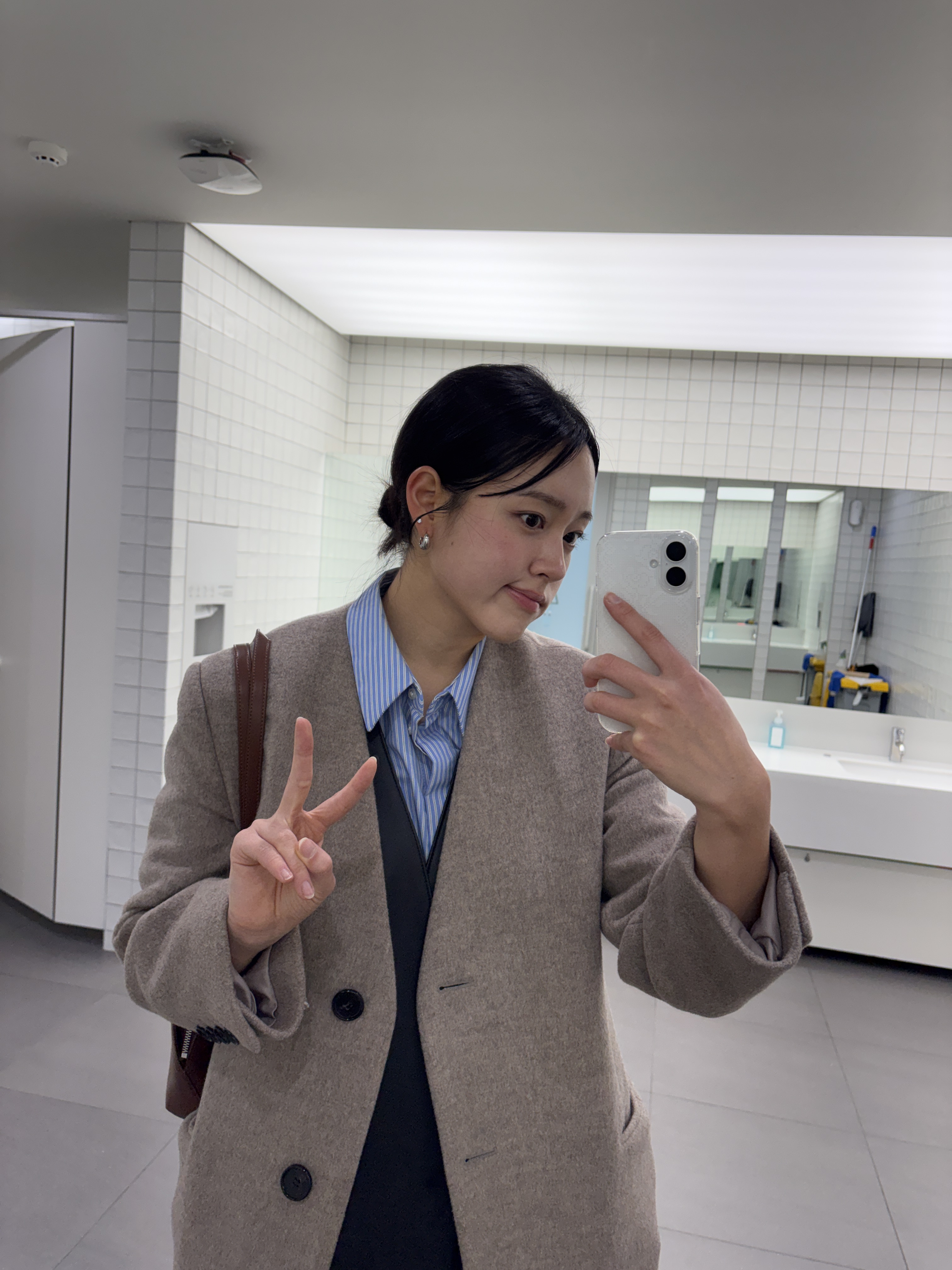 (W) Dunst Tailored Double-Breasted Wool Coat Camel 착용 스타일 - 2