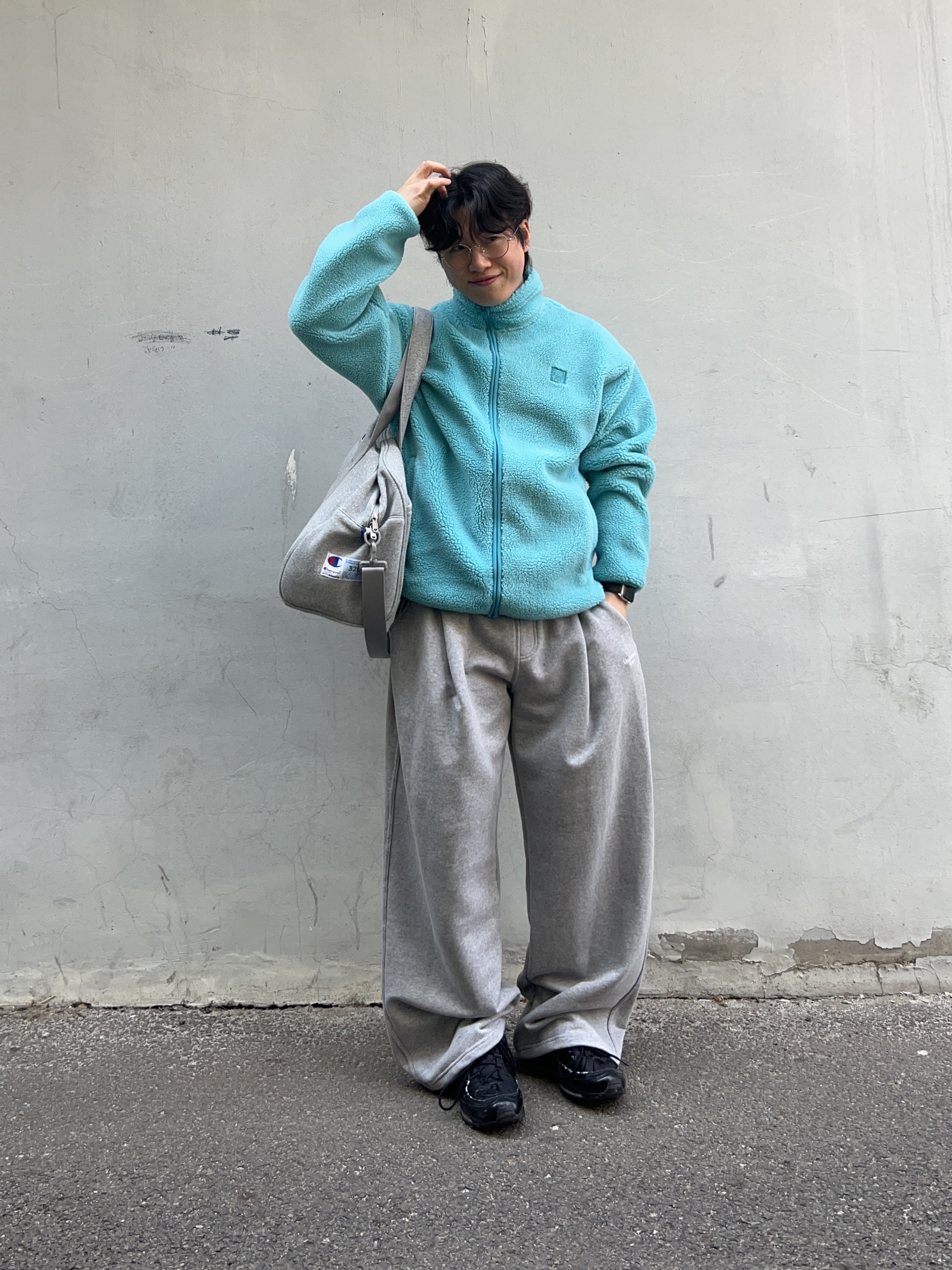 Nike x Supreme Air Max 98 Black, Undermycar Mu.161 Classic Logo Regular Fit Sweatpants Melange Gray 착용 스타일