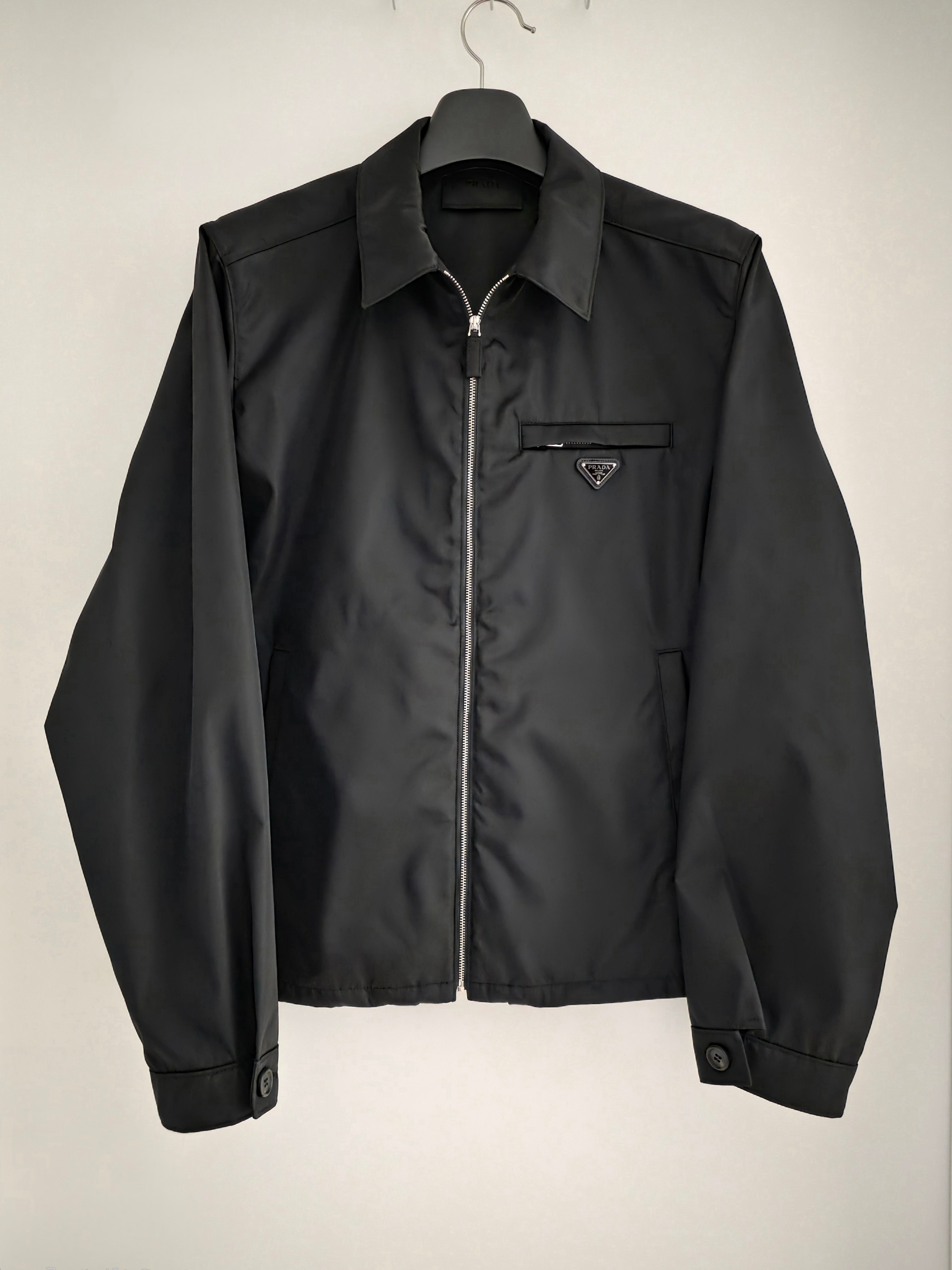Prada Re-Nylon Zip Up Gabardine Blouson Jacket Black 착용 스타일 - 1