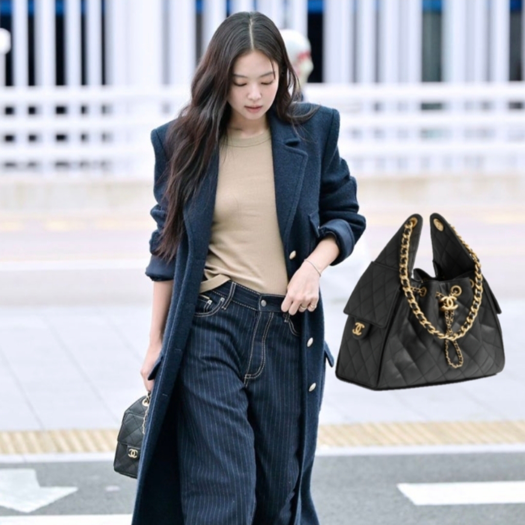 Chanel 25 Mini Bag Grained Calfskin & Gold Black 착용 스타일 - 1