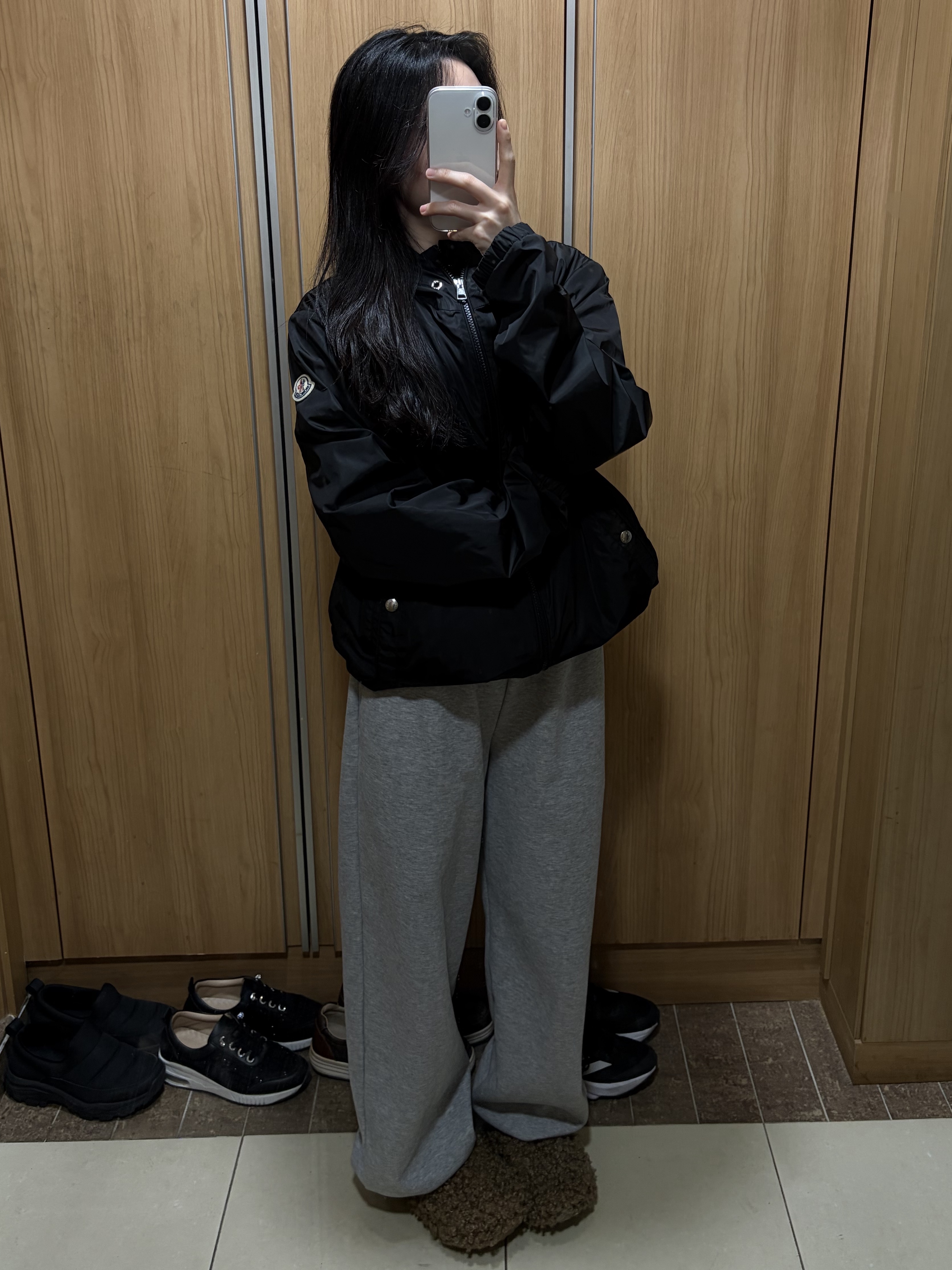 Moncler Grimpeurs Hooded Jacket Black - 24SS 착용 스타일