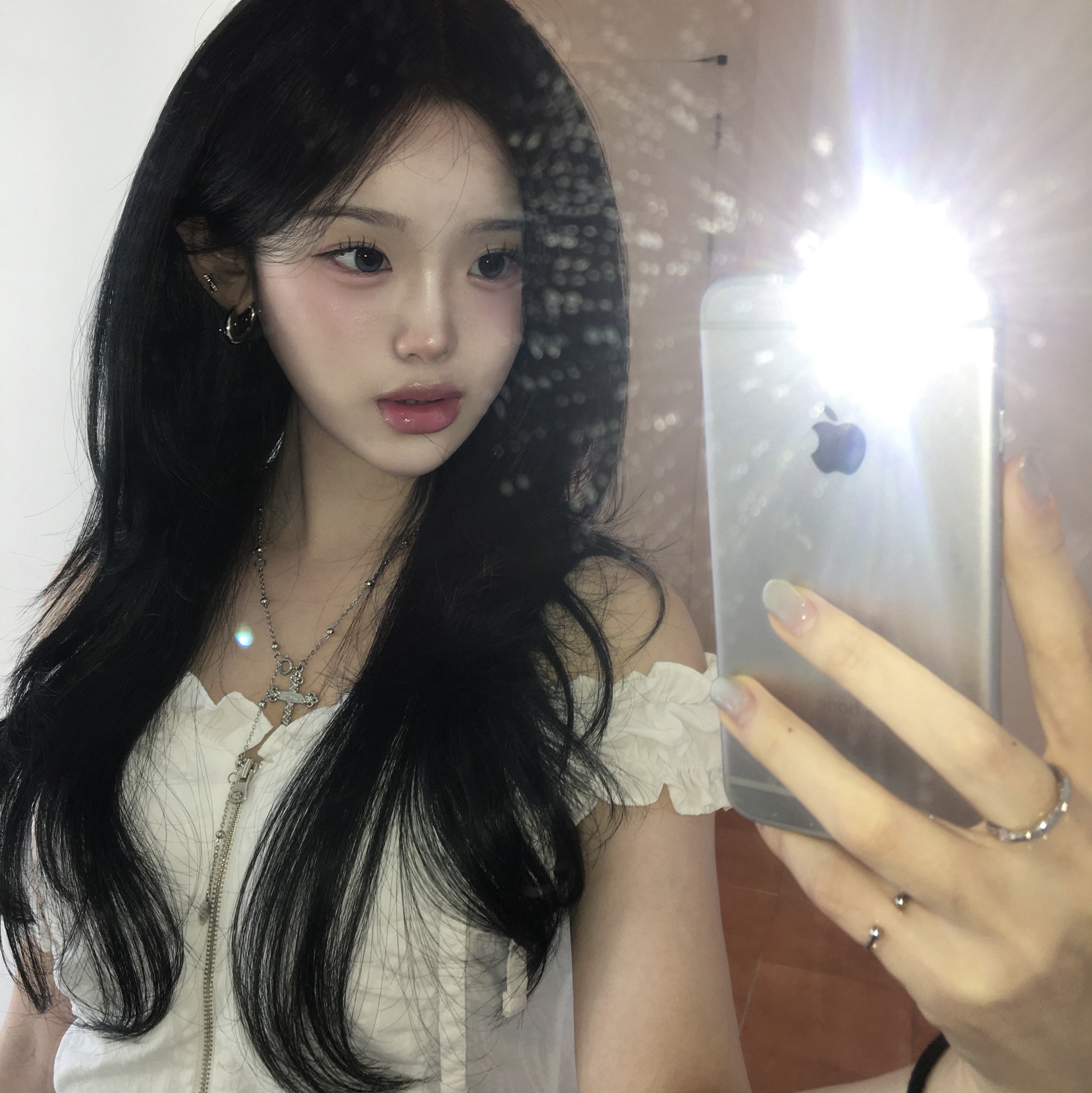 Sentiments No.473 Knot Cross Necklace Silver 착용 스타일 - 2