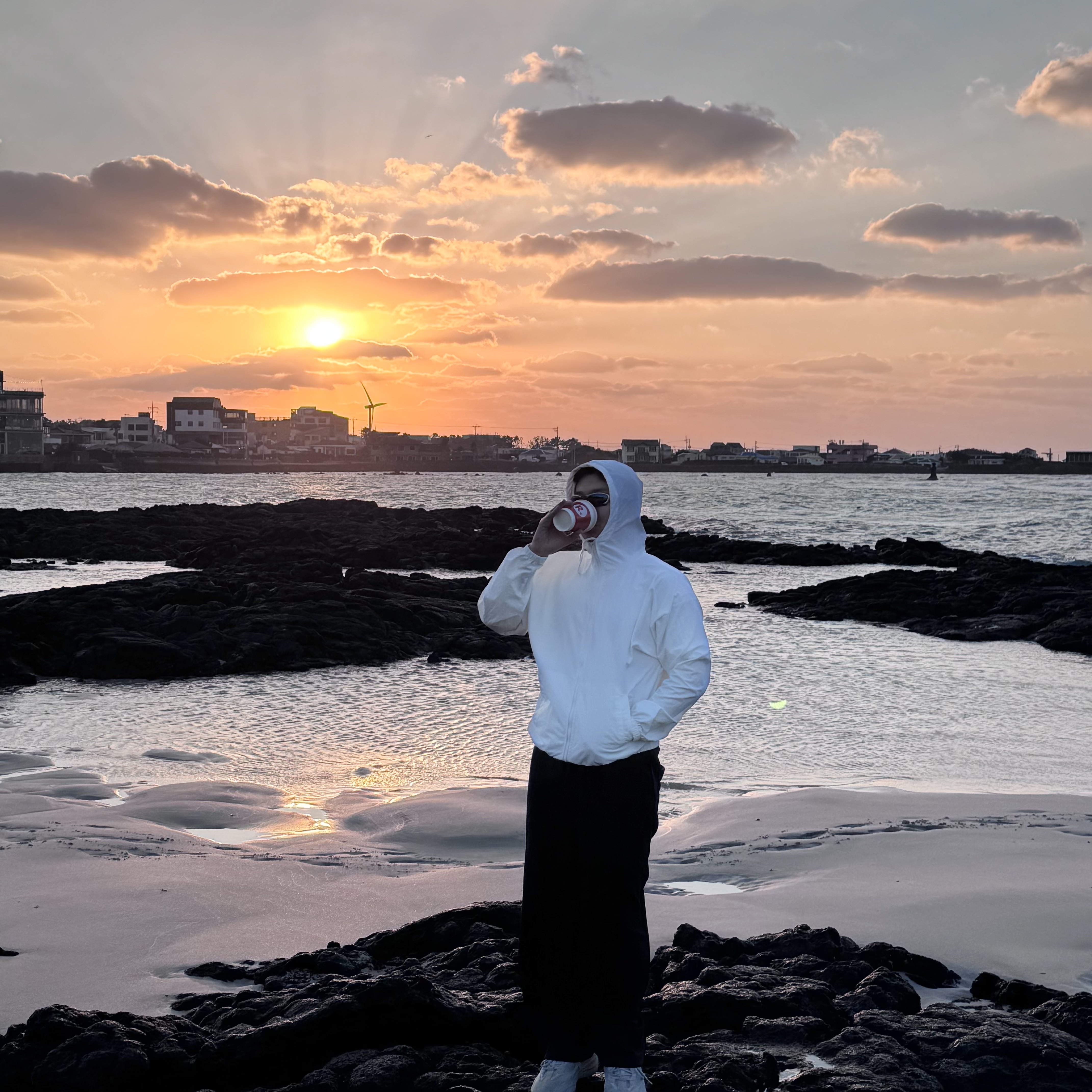 Yeezy x Gosha Rubchinskiy Blank WB-01 Jacket White, Adidas Yeezy Desert Boot Salt 착용 스타일