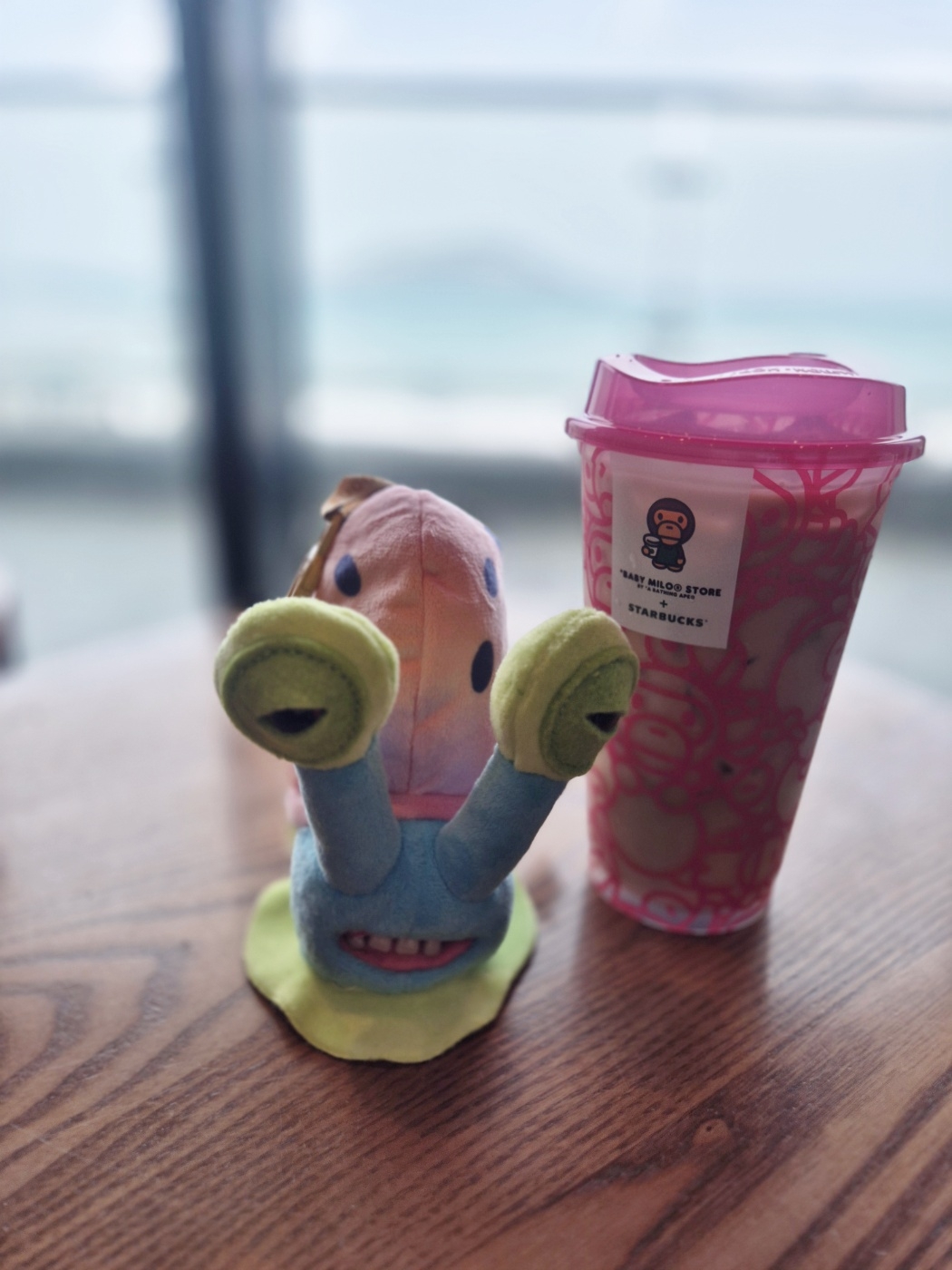 Fuggler Gary Keyring 착용 스타일