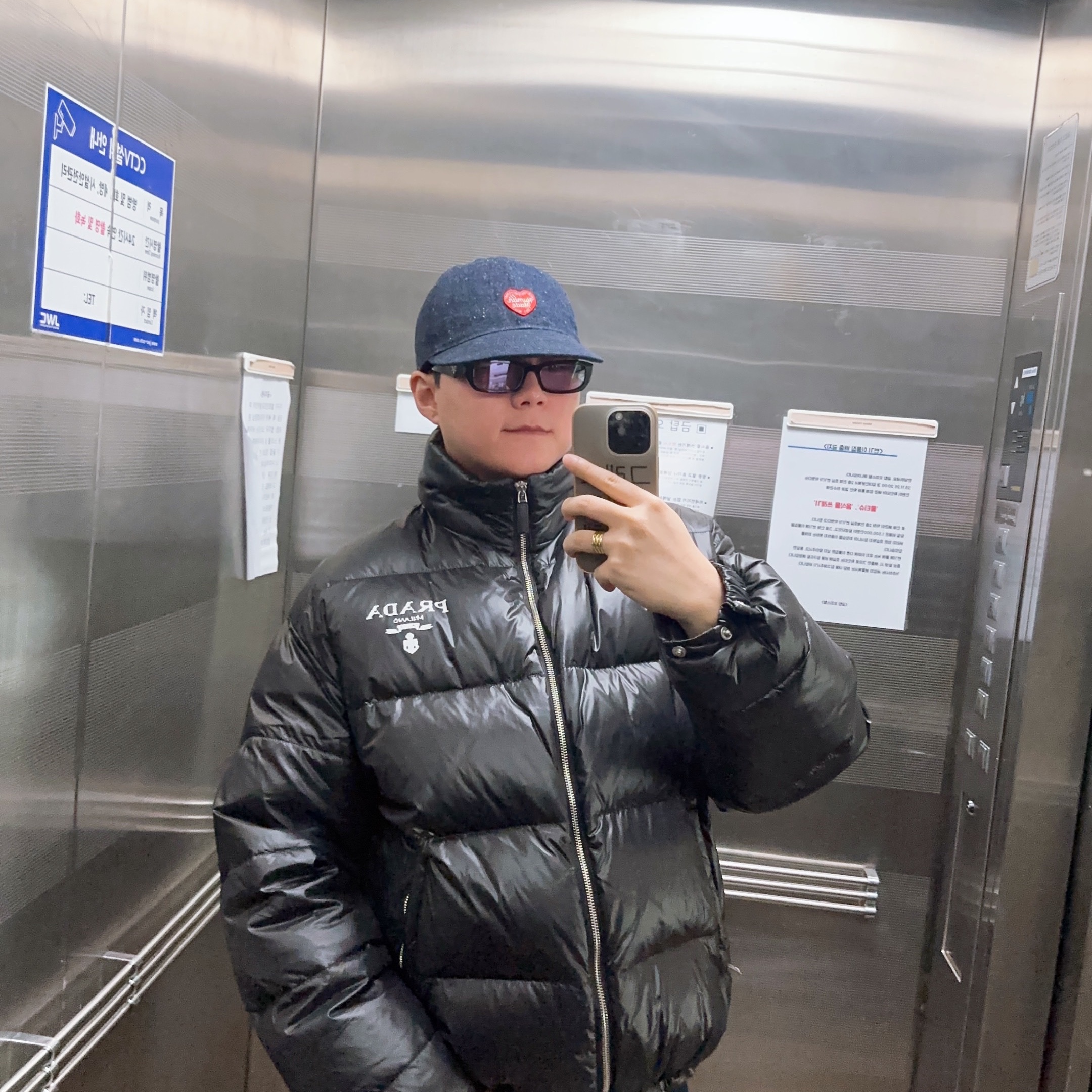Human Made Denim Cap Indigo, Prada Re-Nylon Padded Down Jacket Black 착용 스타일 - 1