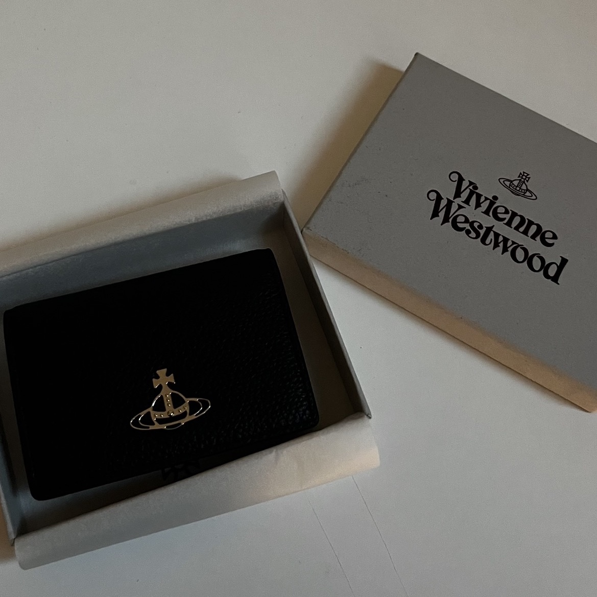Vivienne Westwood Synthetic Card Holder Black 착용 스타일
