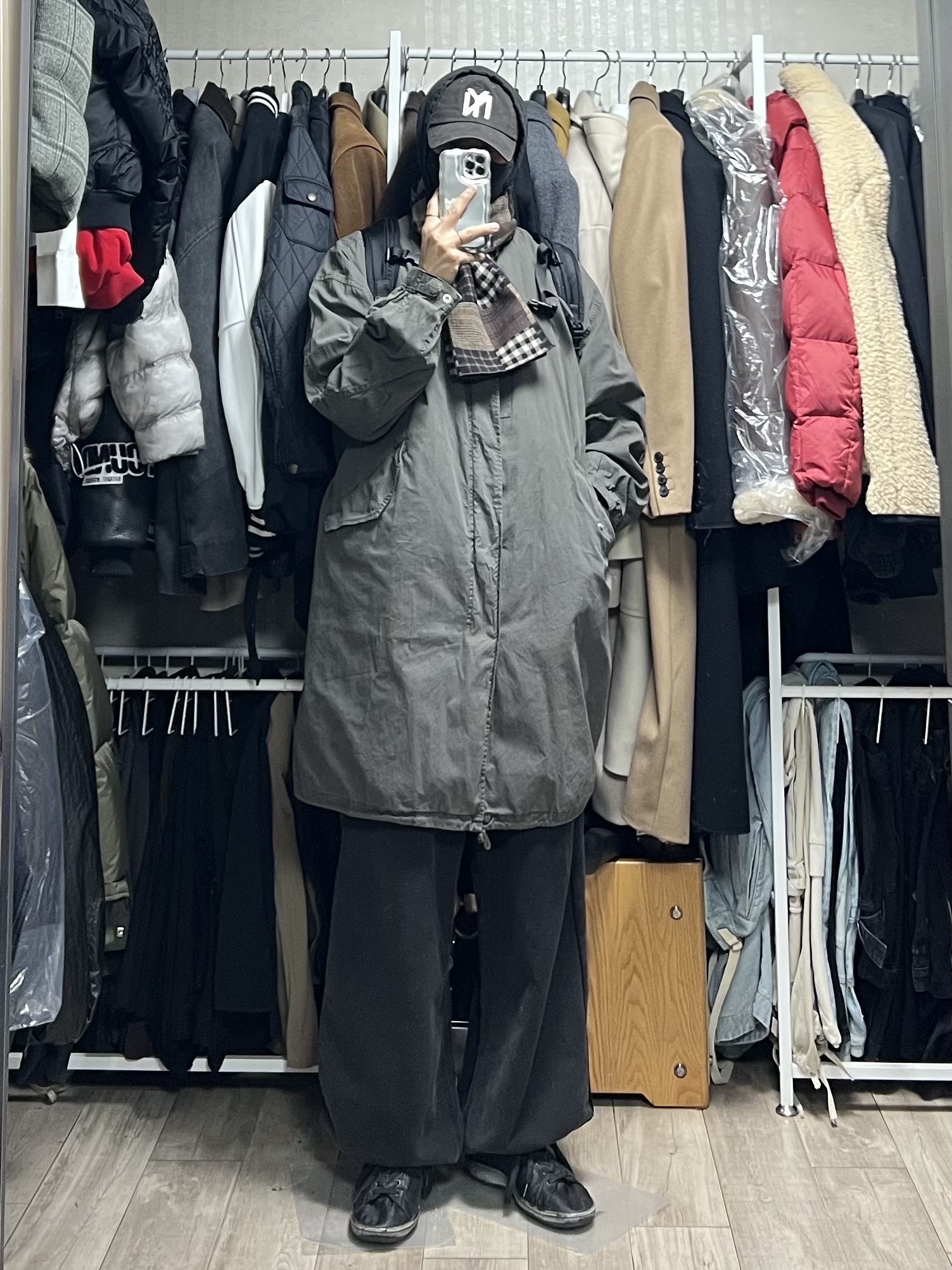 Polyteru Dell Parka Sage Gray, Polyteru 1011 Fatigue Sweatpants 1.2v Bleached Black 착용 스타일